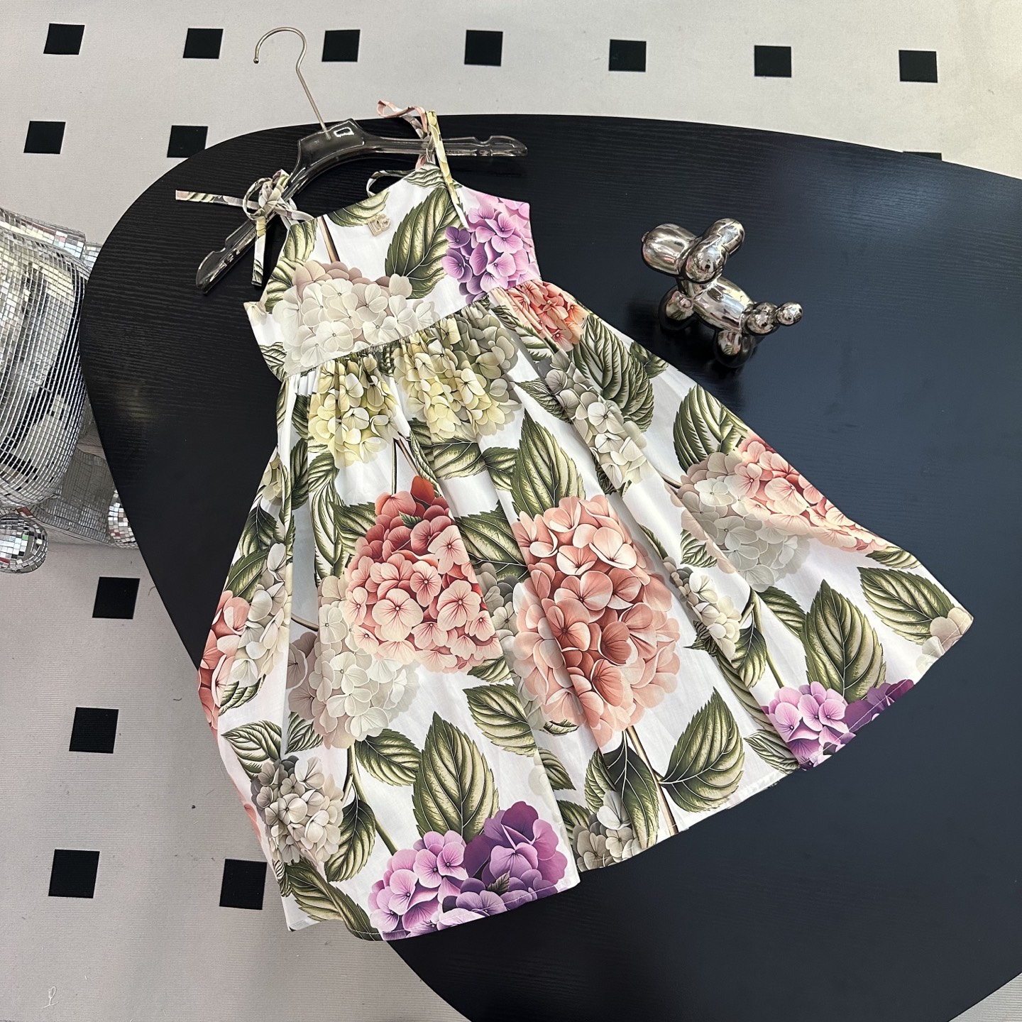 NO:850278,New model, size 90-150cm, new DG girls suspender dress, floral design, classic, this series is released almost every year!  Made of linen cotton fabric, no pilling or deformation!  Simple and elegant!  The upper body is absolutely elegant!  Beautiful and practical!  Pure cotton lining, clothes, skirts,19860909上新新款 尺码90-150cm 新款 DG女童吊带连衣裙 花朵设计 经典之作,几乎每年都有出这个系列！采用亚麻棉面料,不起球不变形！简单大方！上身绝对的气质高雅！好看又实用！内里纯棉,衣服,skirts,,Children's