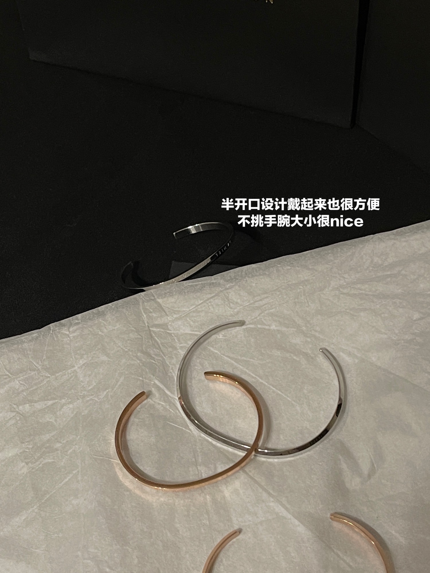 说真的现在买个普通的手链手镯都要 100.200块了 6