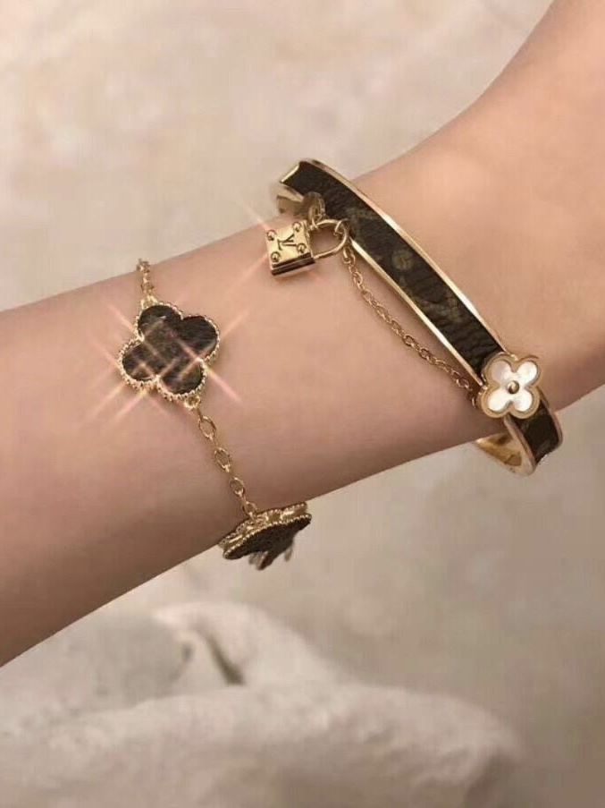 Miss, the bracelet that creates a visual sensation is simply stunning - Jewelry 7