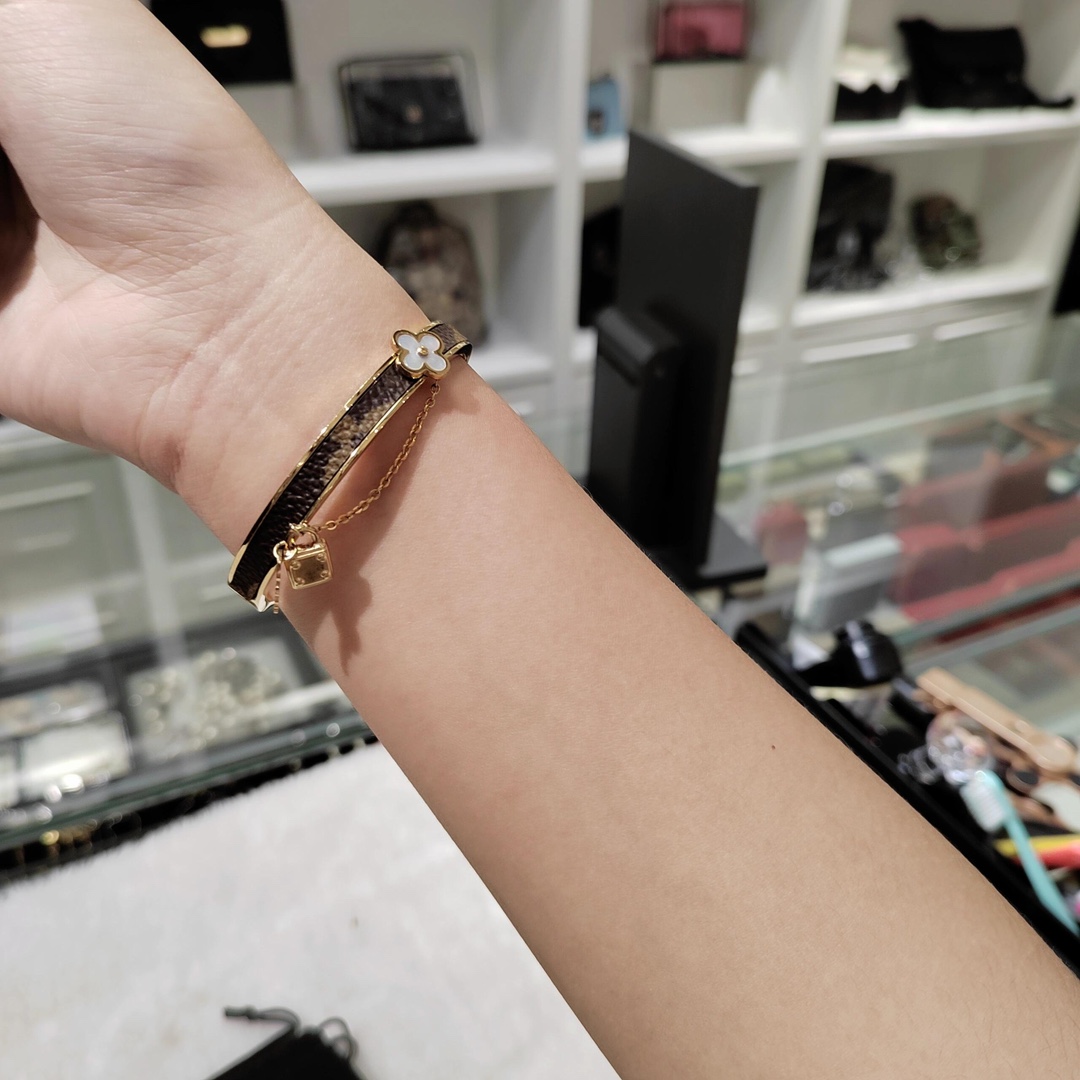 Miss, the bracelet that creates a visual sensation is simply stunning - Jewelry 8