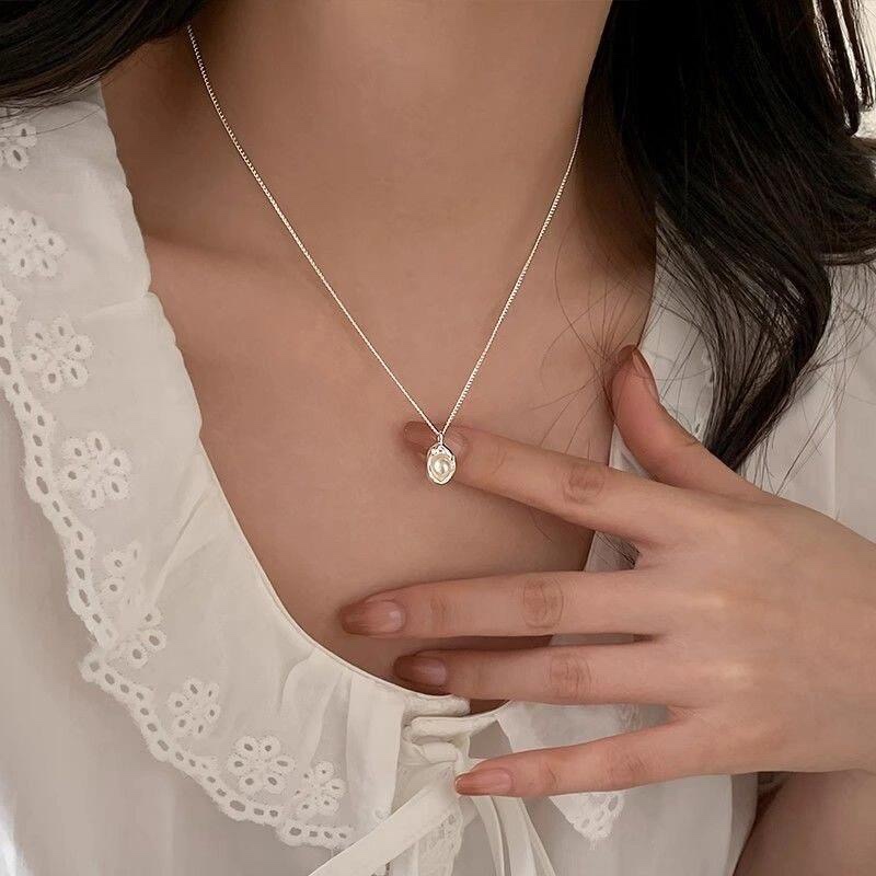 Beautiful to the bone, romantic between the collarbones 🌷Every angle is - Comprehensive 8