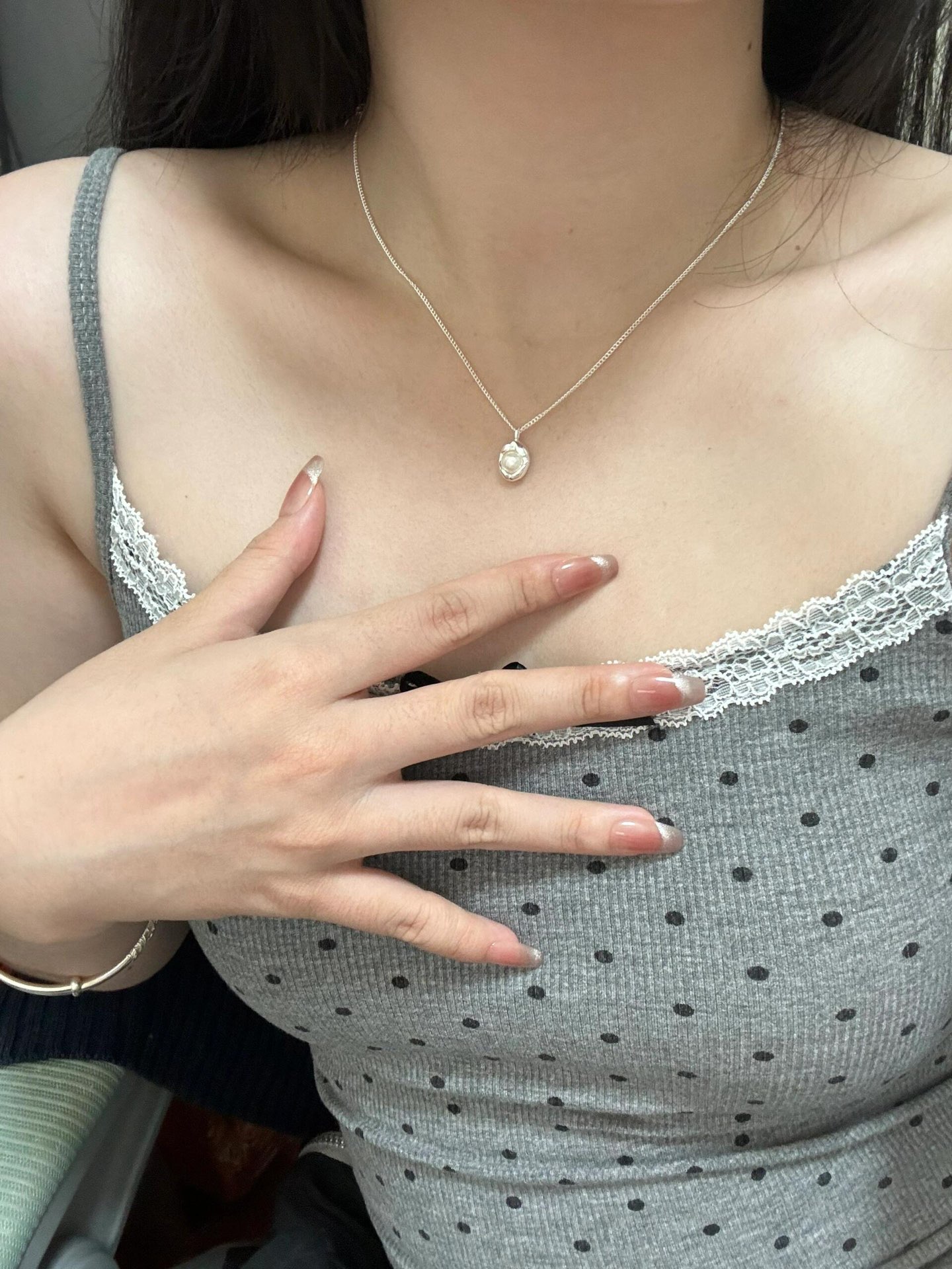 Beautiful to the bone, romantic between the collarbones 🌷Every angle is - Comprehensive 7
