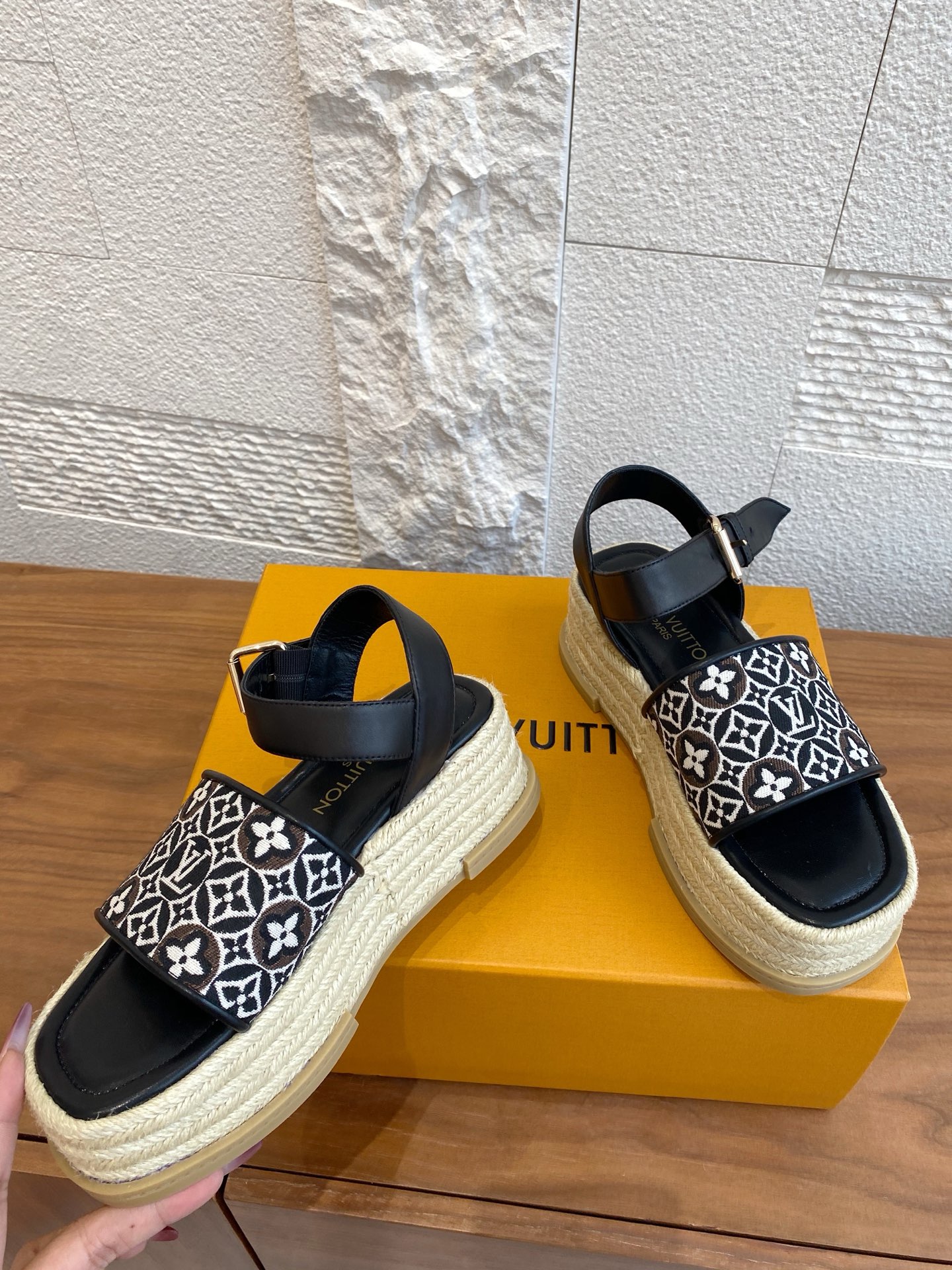 Louis Vuitton x Murakami Takashi Canvas Espadrille Platform Sandal 6 i1752404901334 5058 0 4