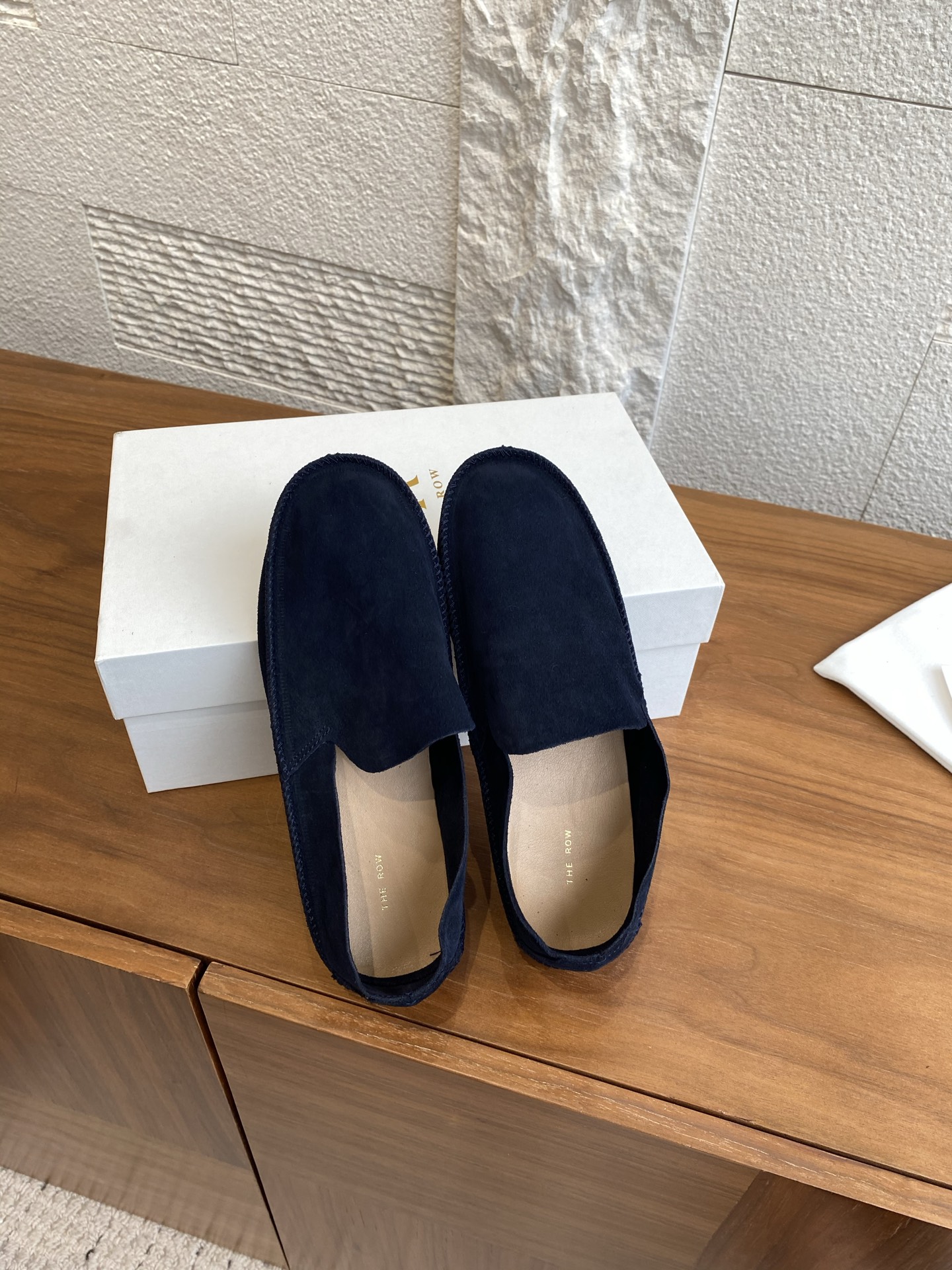 Title: THE ROW 25s Spring/Summer Shoes Review: Fine Leather, Quality, Delicate, Imported Materials, Rubber Base, Sizes 35-40 - 图片 2