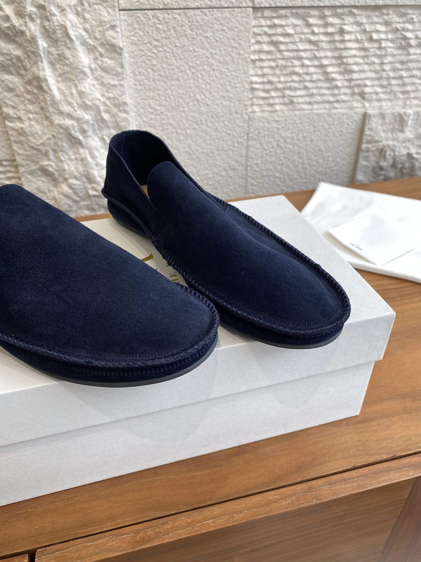 Title: THE ROW 25s Spring/Summer Shoes Review: Fine Leather, Quality, Delicate, Imported Materials, Rubber Base, Sizes 35-40 - 图片 9