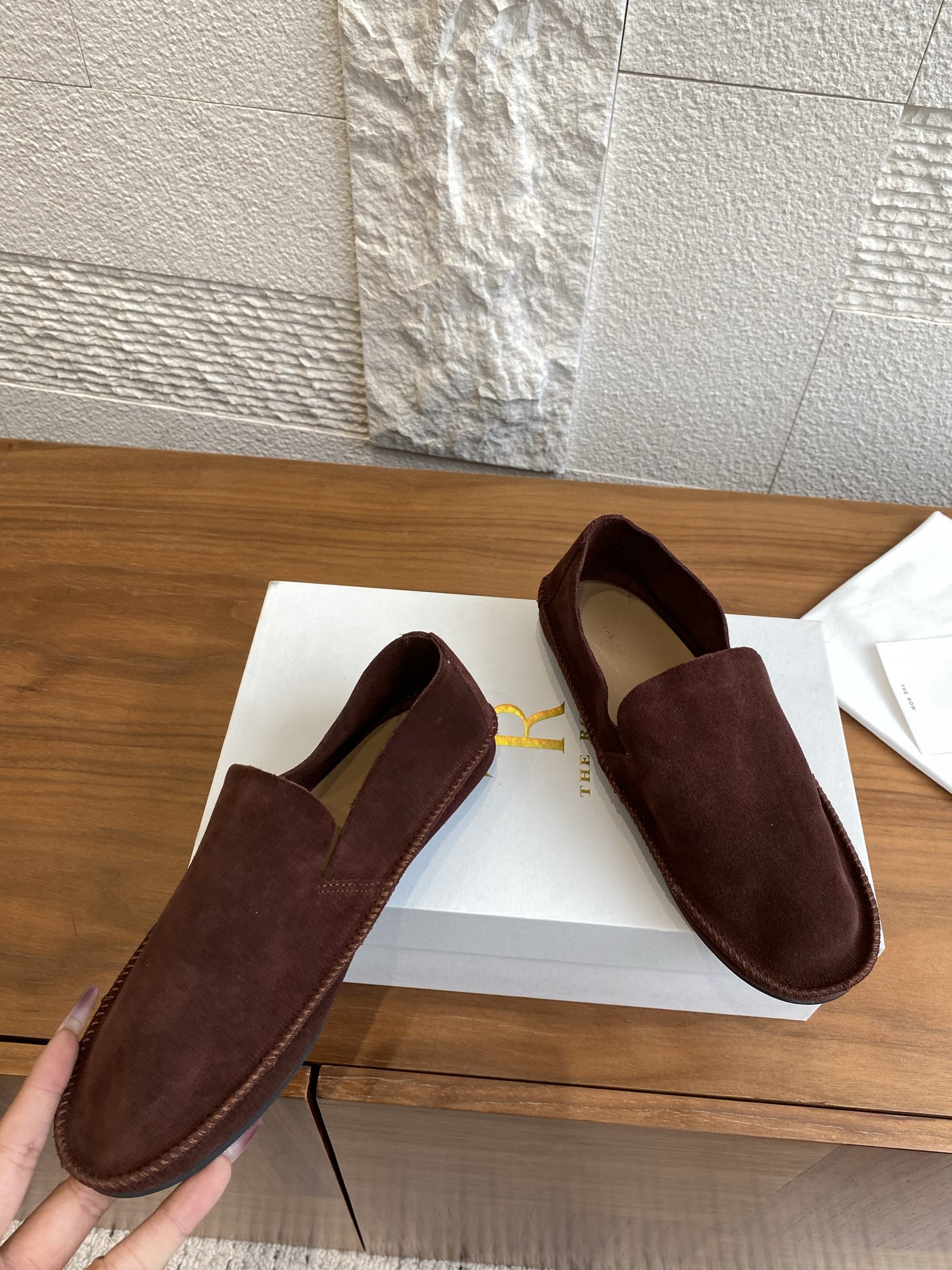 Luxurious Tyler British Windshoe Recreational Shoes Review: Quality and Comfort in THE ROW Collection. - 图片 5