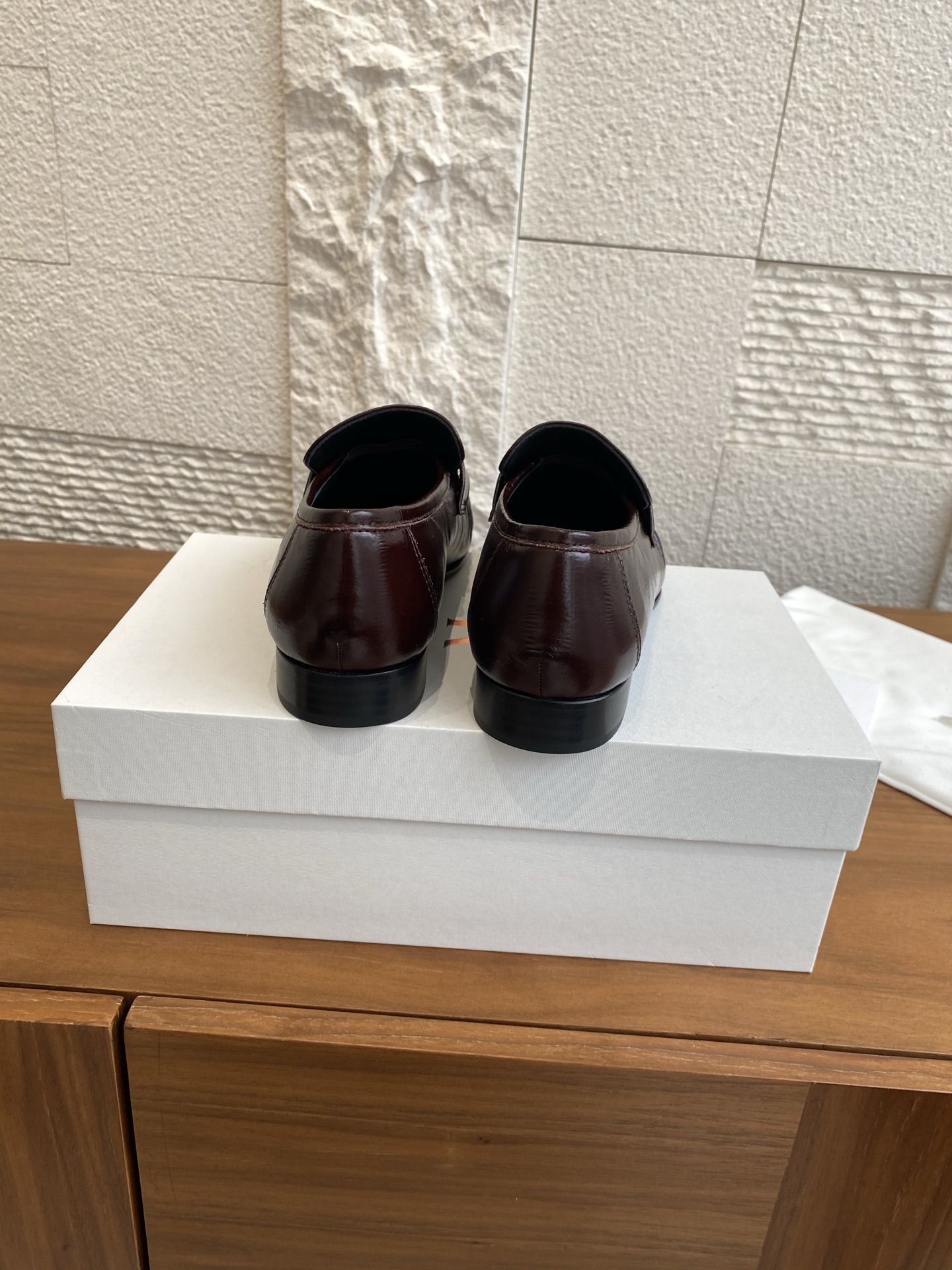 “Classic Happy Shoe: Zirconium Leather, Comfortable Sole – Size 35-42” - 图片 8