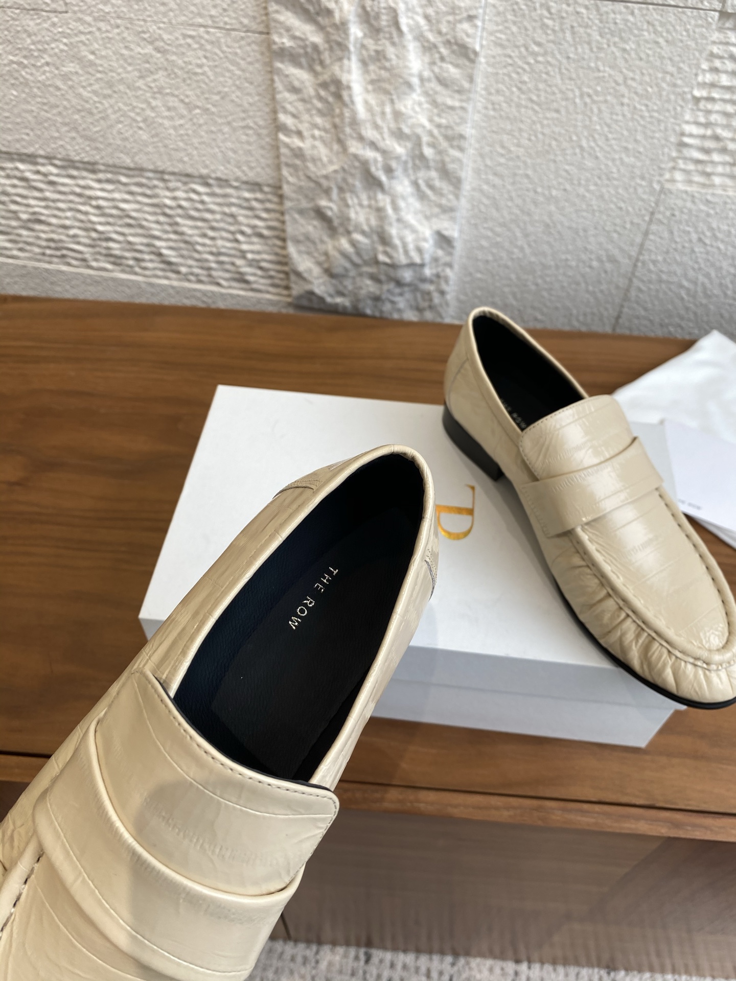 “Classic Zirconium Happy Shoe: New Springs and Summers Collection with Italian Leather Soles – Size 35-42” - 图片 6