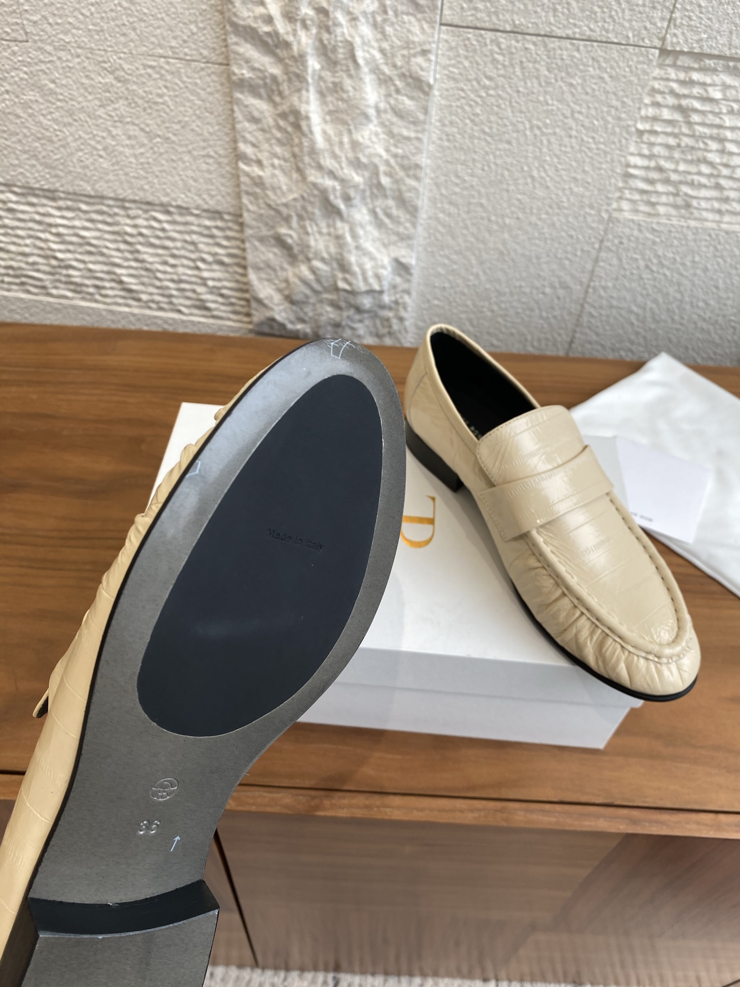 “Classic Zirconium Happy Shoe: New Springs and Summers Collection with Italian Leather Soles – Size 35-42” - 图片 7