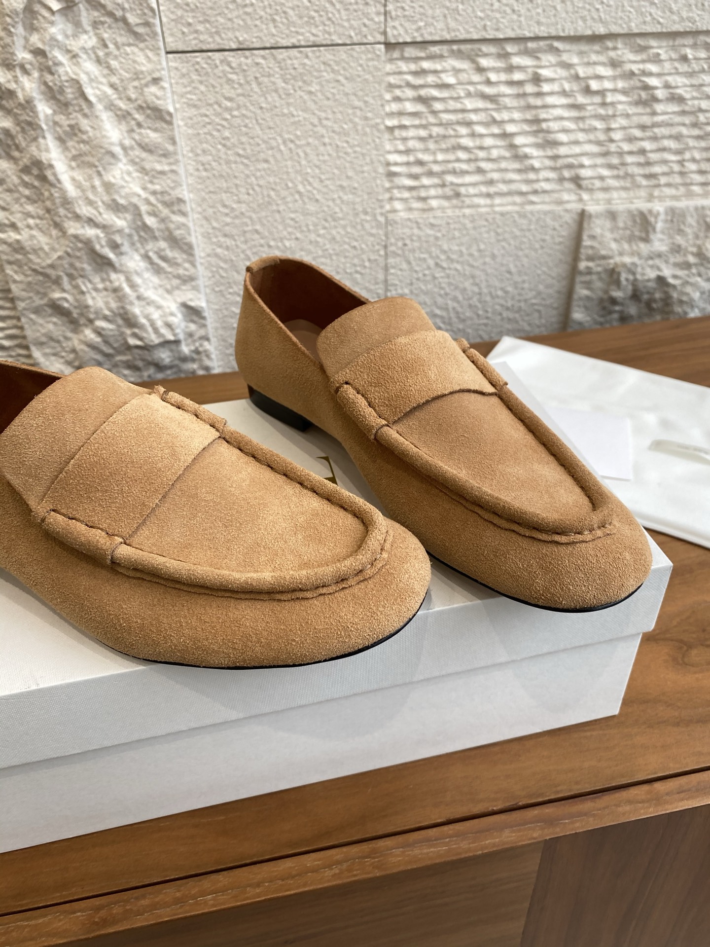 “Classic and Comfortable Zirconium Happy Shoe for All Seasons, Sizes 35-42” - 图片 9