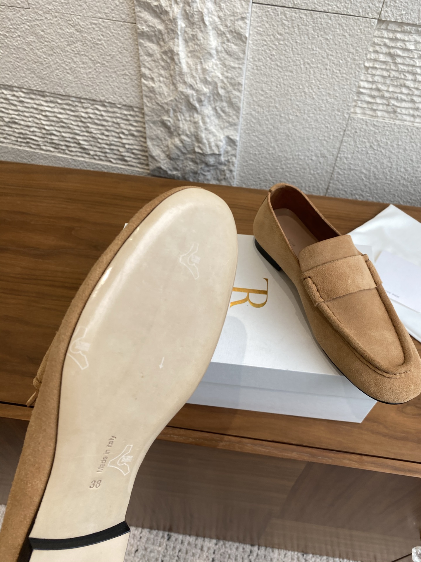 “Classic and Comfortable Zirconium Happy Shoe for All Seasons, Sizes 35-42” - 图片 7