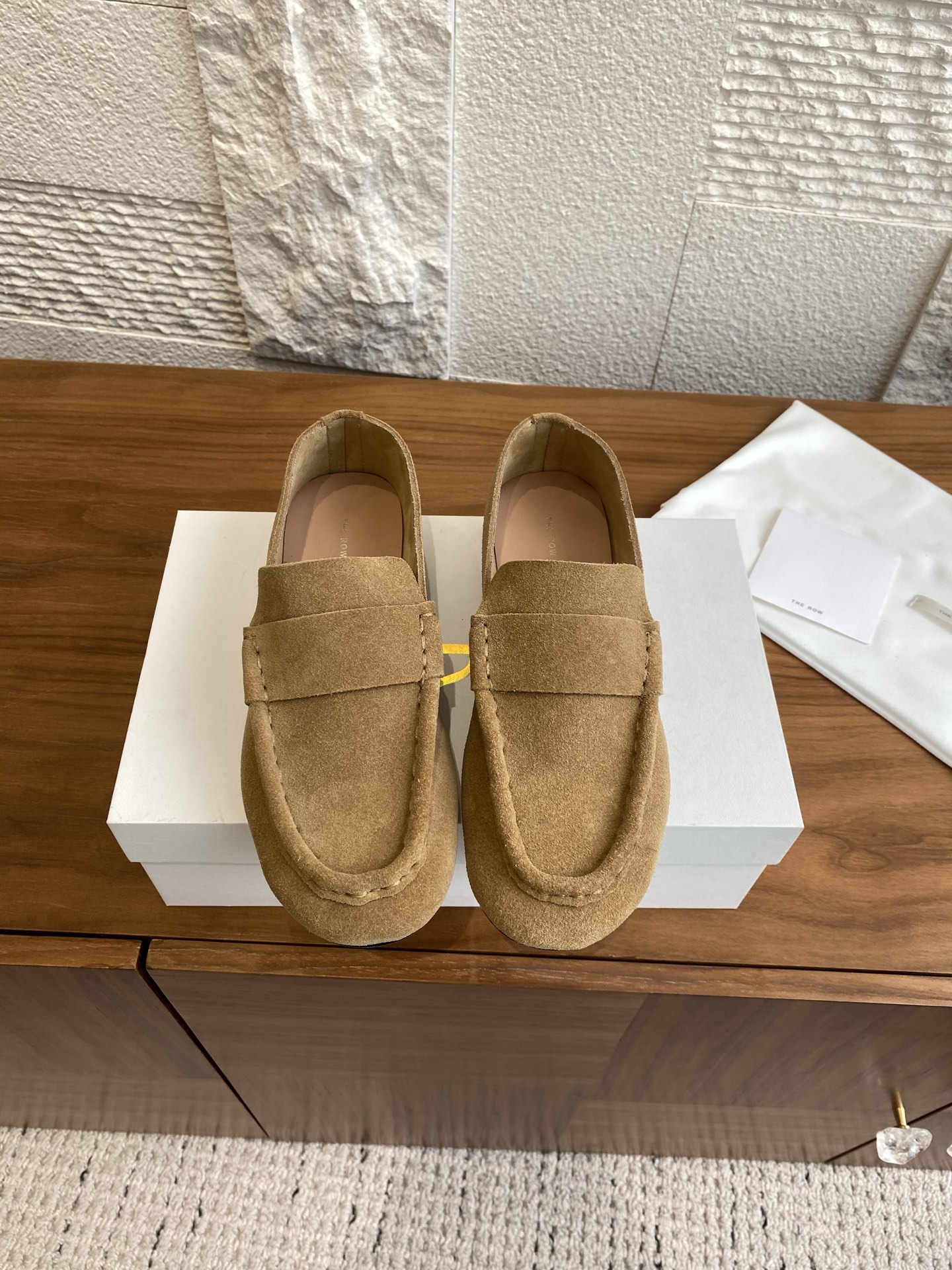 Classic Happy Shoe: Zirconium 912 Row 25s Summers & Springs, All-Powerful Comfort in 4 Seasons