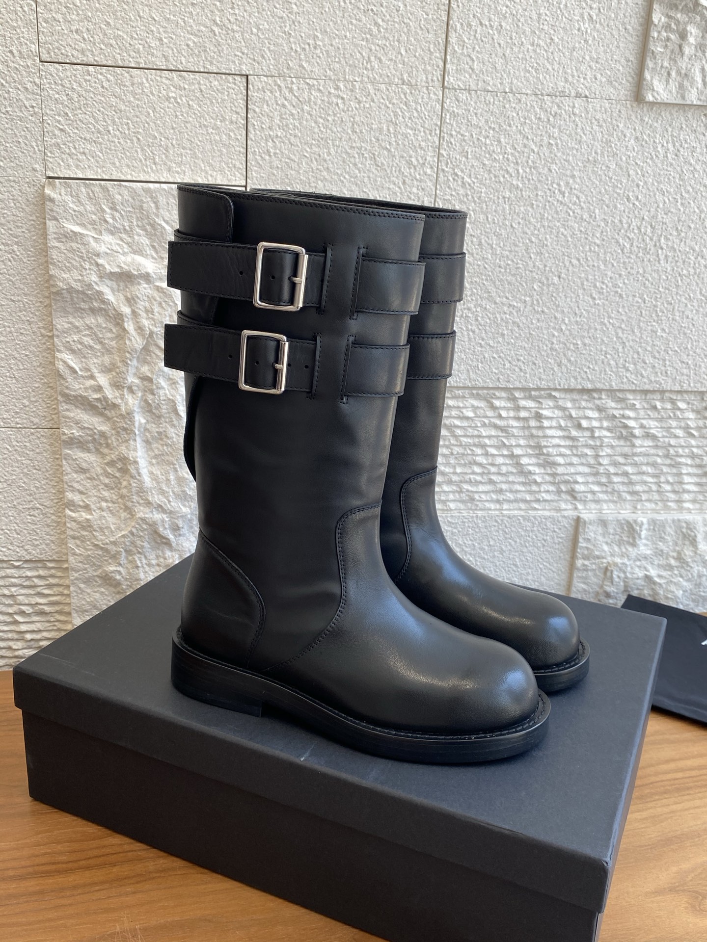 “Ann Demeulemester Jay Boots: 2025 Fall/Winter Collection, Unique Knight Boots with Italian Leather”
