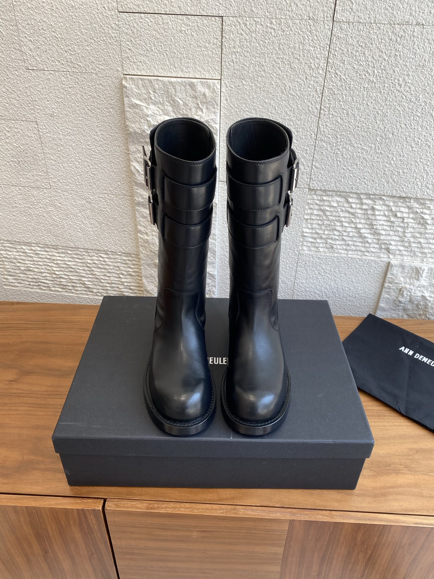 “Ann Demeulemester Jay Boots: 2025 Fall/Winter Collection, Unique Knight Boots with Italian Leather” - 图片 9
