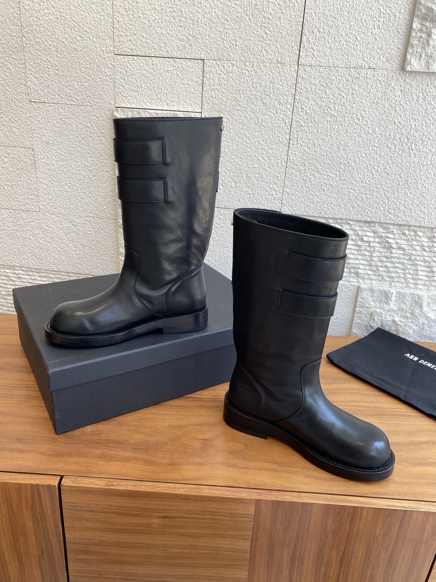 “Ann Demeulemester Jay Boots: 2025 Fall/Winter Collection, Unique Knight Boots with Italian Leather” - 图片 3
