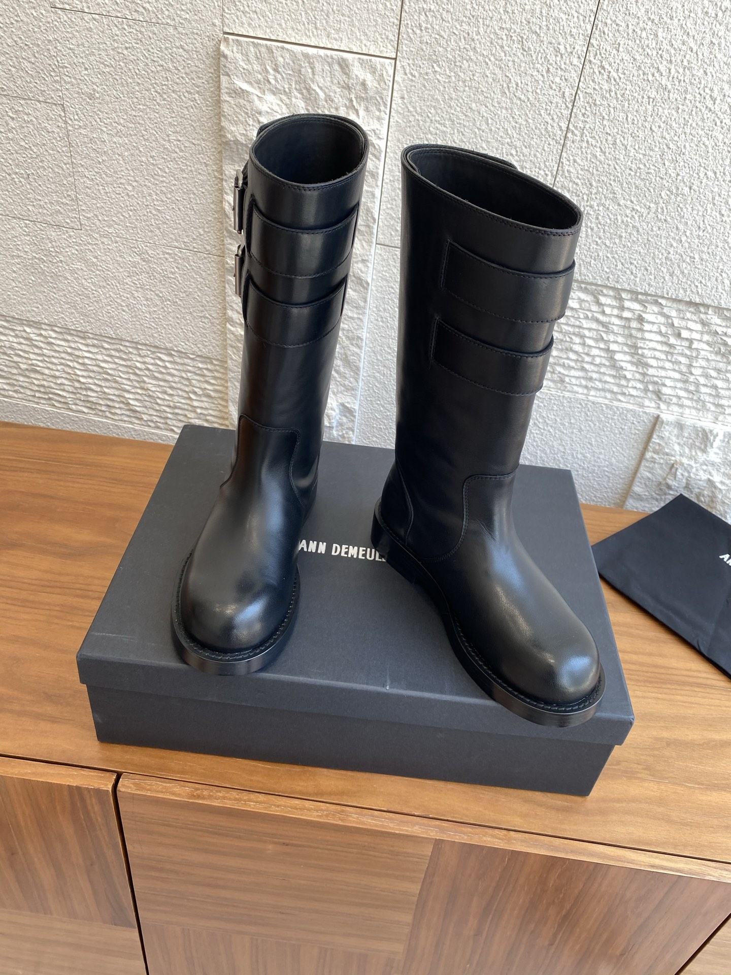 “Ann Demeulemester Jay Boots: 2025 Fall/Winter Collection, Unique Knight Boots with Italian Leather” - 图片 4