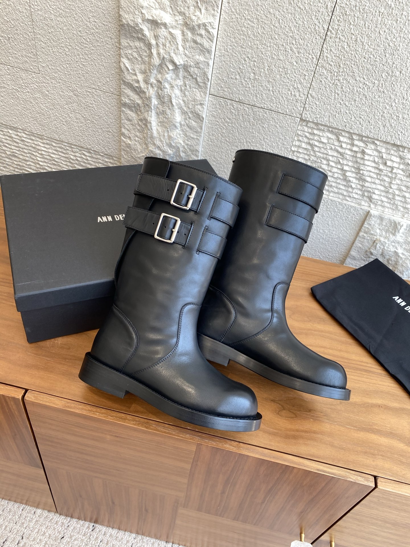 “Ann Demeulemester Jay Boots: 2025 Fall/Winter Collection, Unique Knight Boots with Italian Leather” - 图片 2