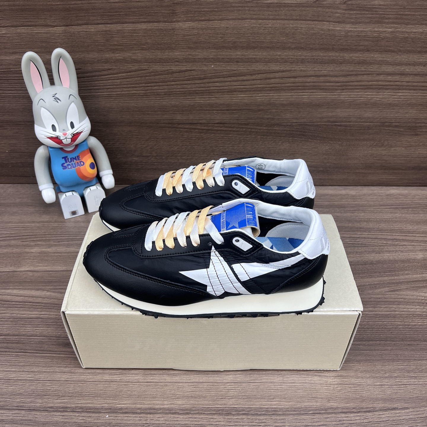 NO:248251,Top version Golden Goose Comfortable sports low-top life casual shoes Couple style black and white. Item number: GWF00683.F005459.90167 Packaging: Full set of Dewu accessories reinforced aircraft box packaging!  Size: 36-46 sizes!, casual shoes/sports shoes, sneakers19860909顶级版本Golden Goose 舒适运动 低帮 生活休闲鞋 情侣款黑白. 货号: GWF00683.F005459.90167 包装:全套得物配件加固飞机盒包装！ 码数:36-46码!,休闲鞋/运动鞋,sneakers,Women's Shoes