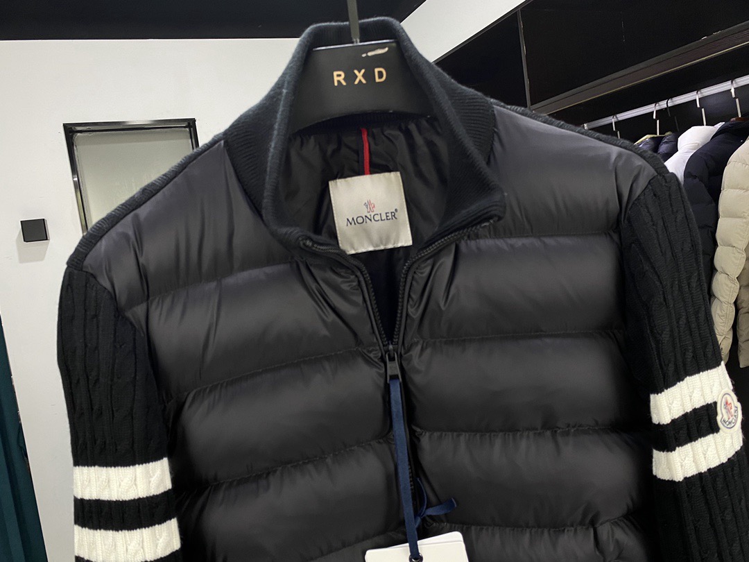 Moner蒙口羽绒服 - スタイリッシュな構造的デザインで多様なスタイルを実現