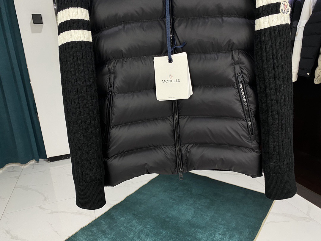 Moner蒙口羽绒服 - スタイリッシュな構造的デザインで多様なスタイルを実現