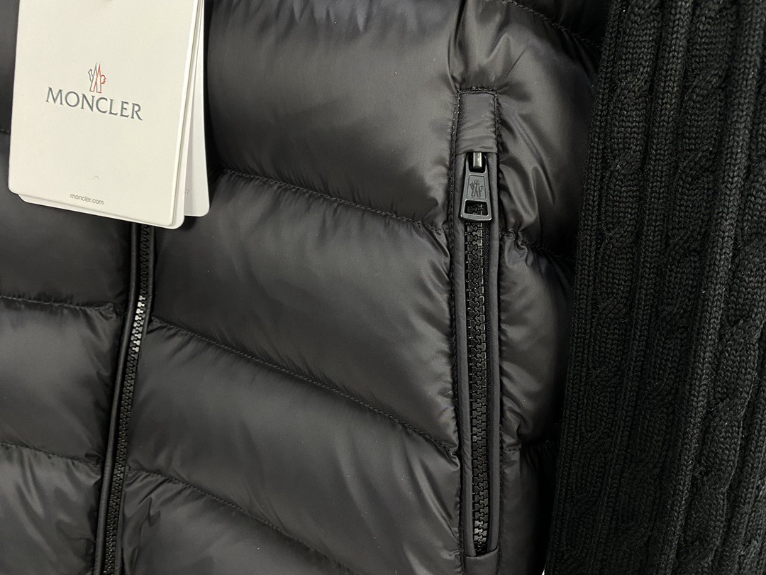 Moner蒙口羽绒服 - スタイリッシュな構造的デザインで多様なスタイルを実現