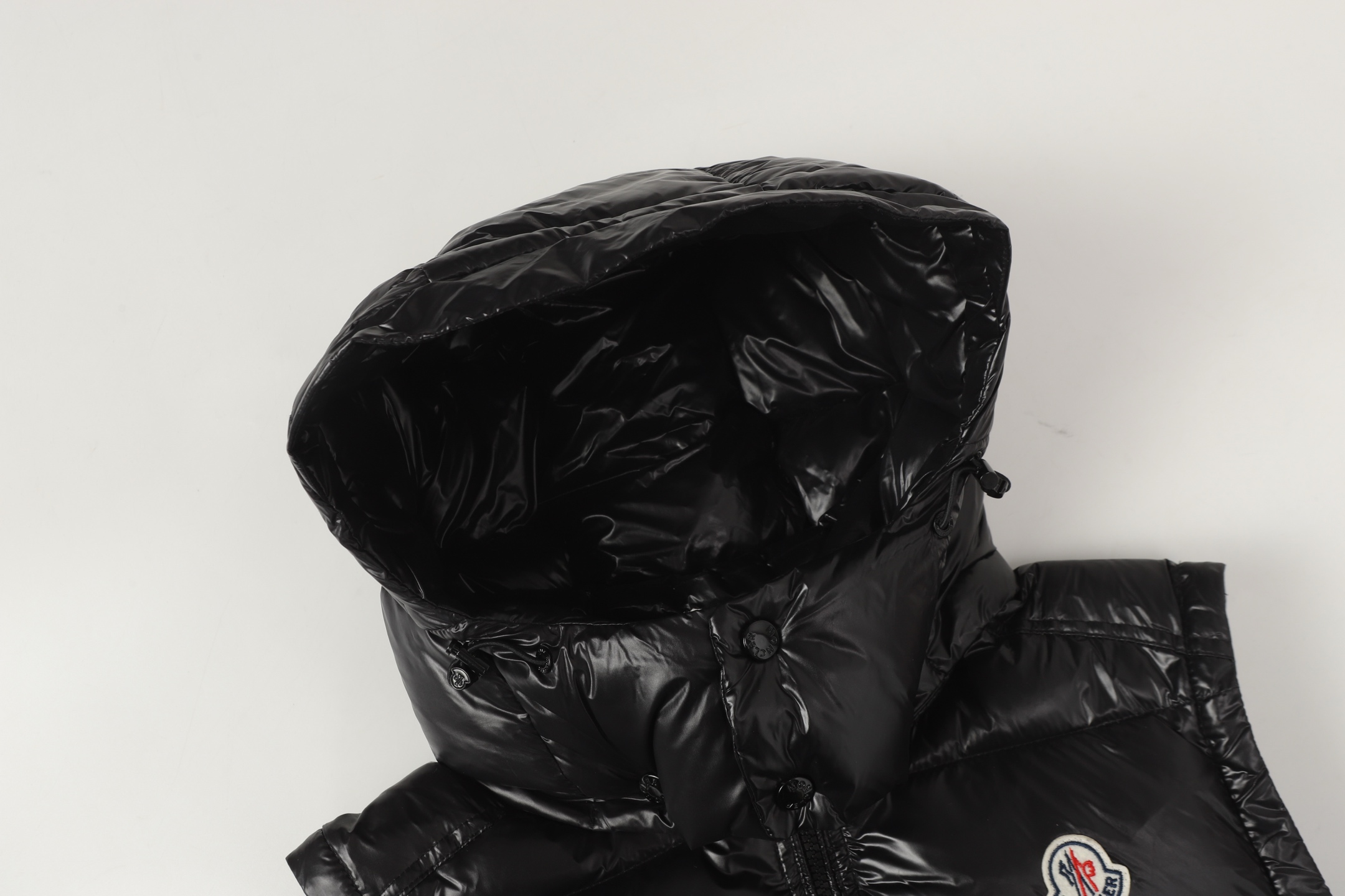 Moncler羽绒マ甲 - 高性能デザインと温かさを兼ね備えた一品