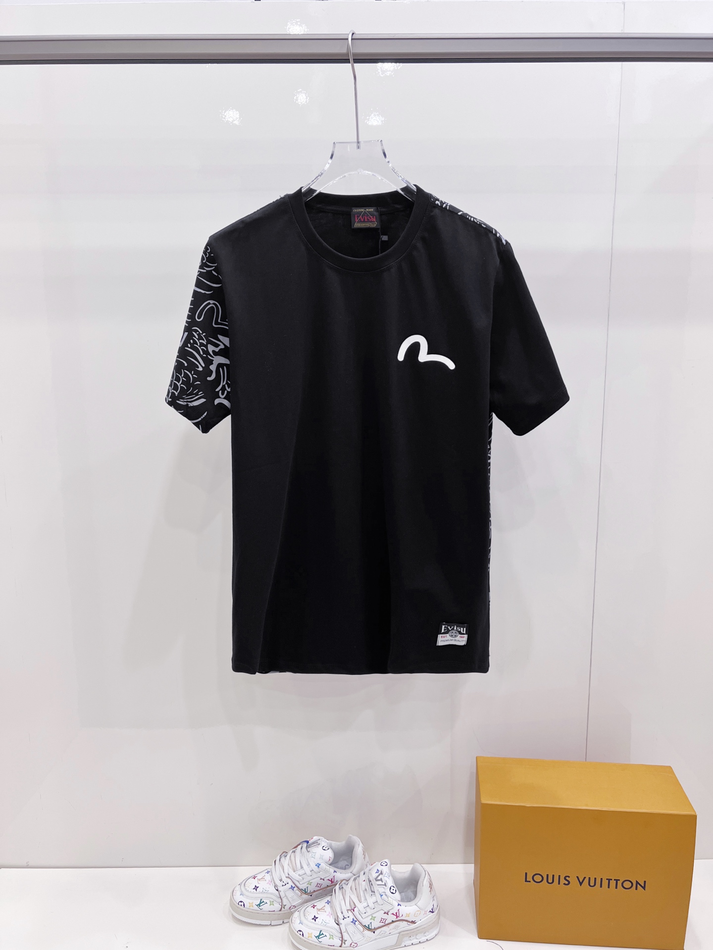 P75 Camiseta de manga corta EVISU Fukujin 2025 nueva temporada de verano con estampado de pinceladas 'Haitian…