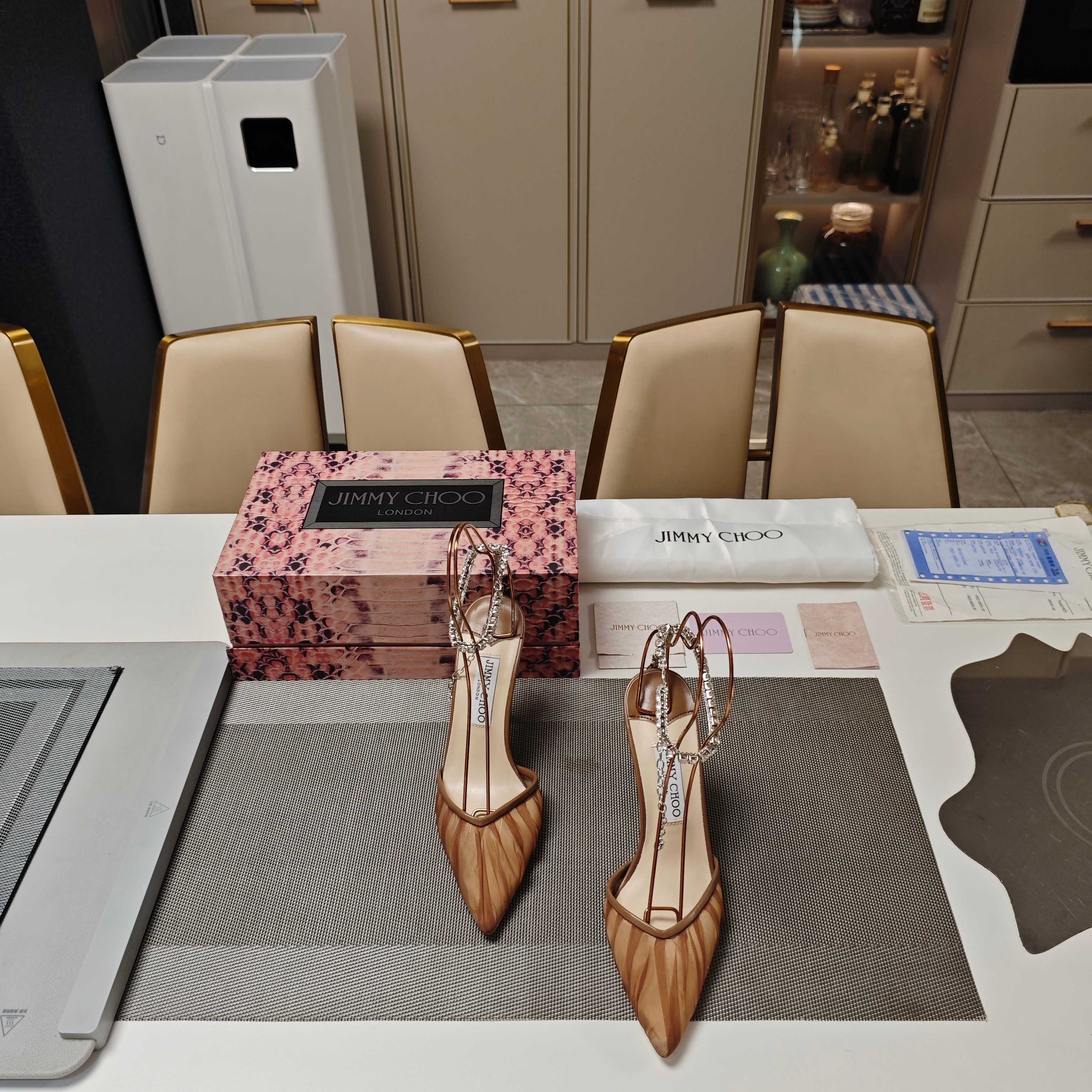 NO:259668,JlMMY CHOO Zhou Yangjie 2025 (counter 3D edge magnet box packaging) top version, low-end, modern shoes, new Galaxy romantic tulle fairy sandal slippers, mesh perspective shoes series Fashion foreign blogger 