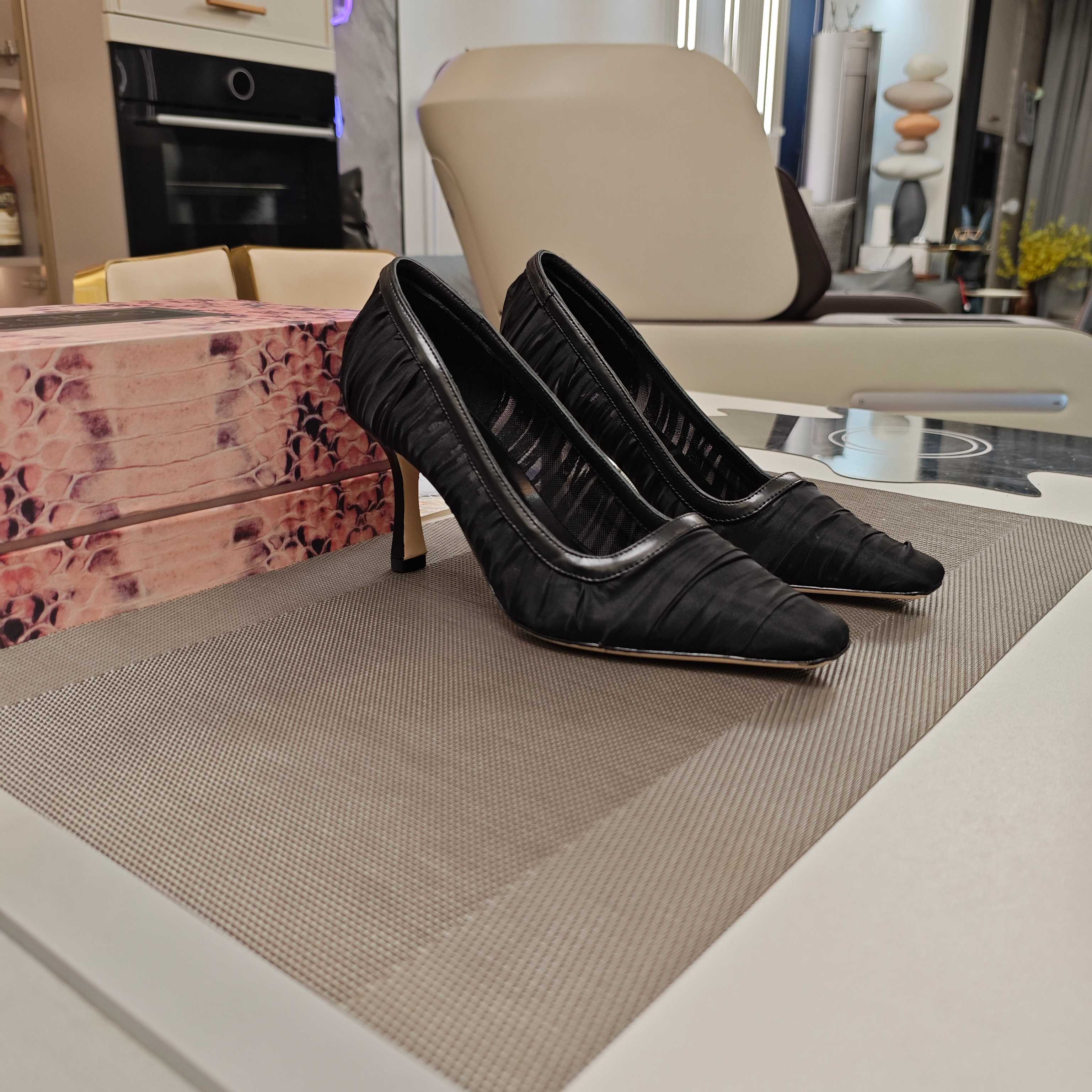 נעלי עקב שחורות משיפון ג'ימי צ'ו - קולקציית 2025, מראה אלגנטי ויוקרתי 4 a1747641824802 8176