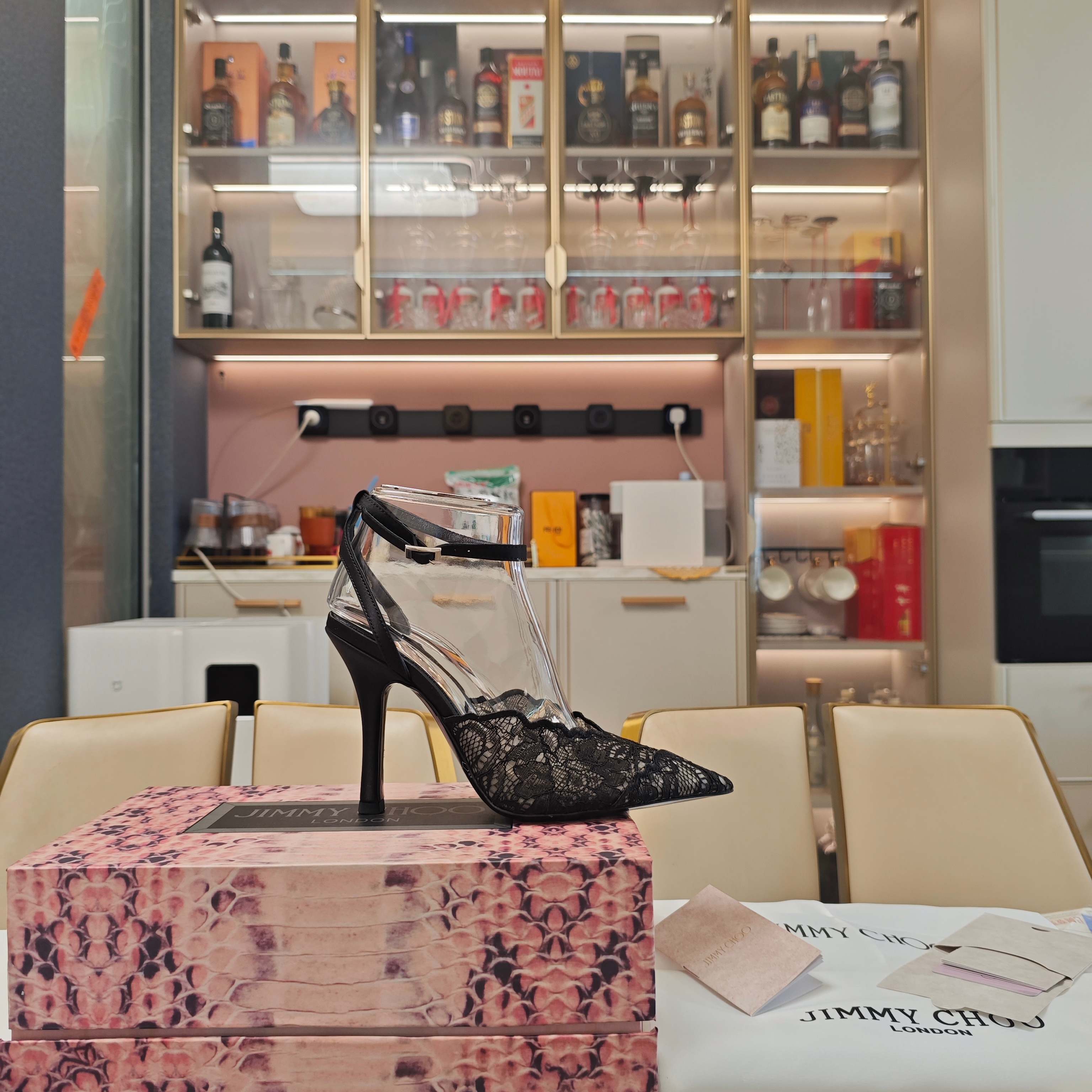 Jimmy Choo CHOO周仰杰2026𝐬𝐬( 款3D棱格磁铁盒包装) 低端勿比 摩登鞋履 新款星河浪漫蕾丝网仙女凉鞋拖鞋
