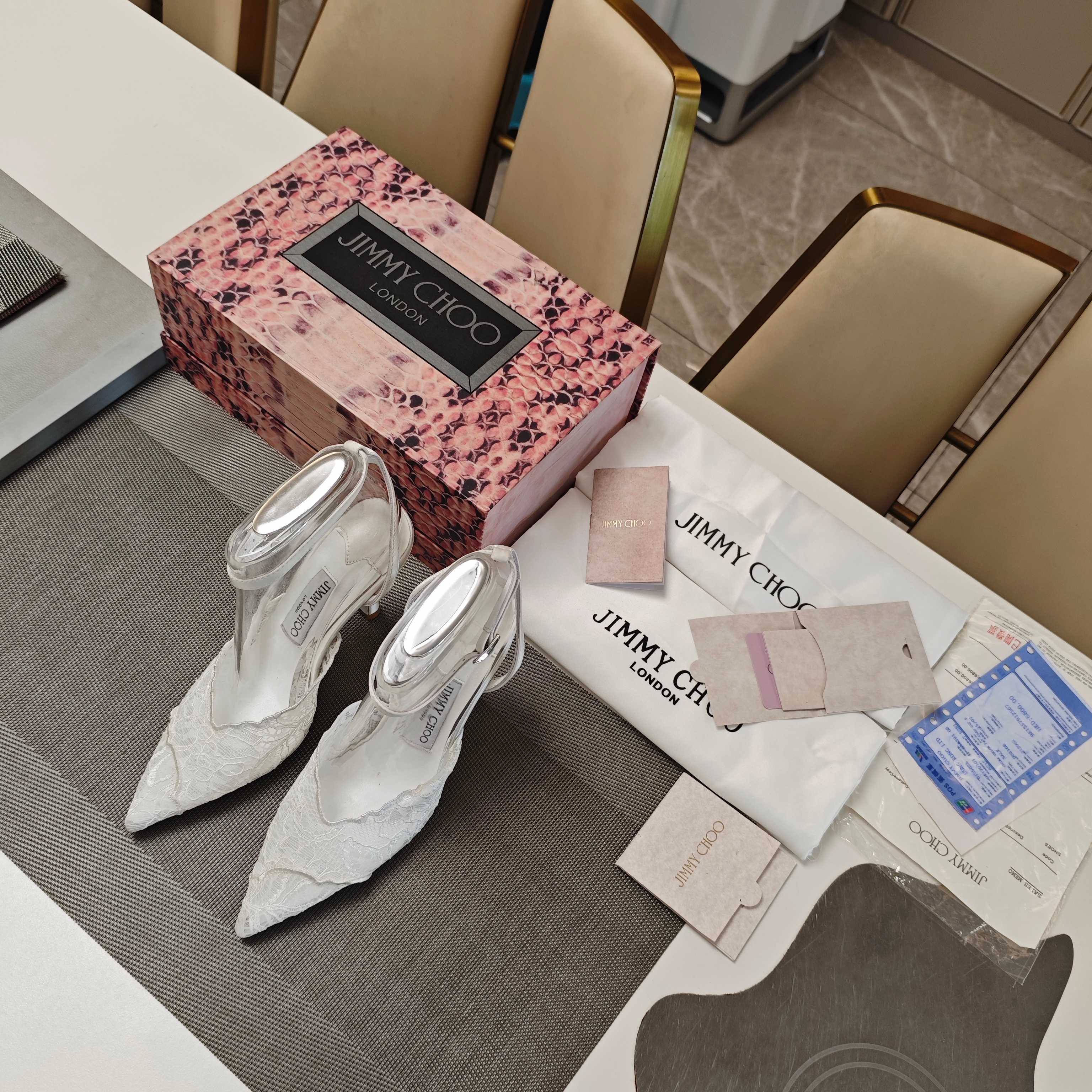 Jimmy Choo CHOO周仰杰2026𝐬𝐬( 款3D棱格磁铁盒包装) 低端勿比 摩登鞋履 新款星河浪漫蕾丝网仙女凉鞋拖鞋