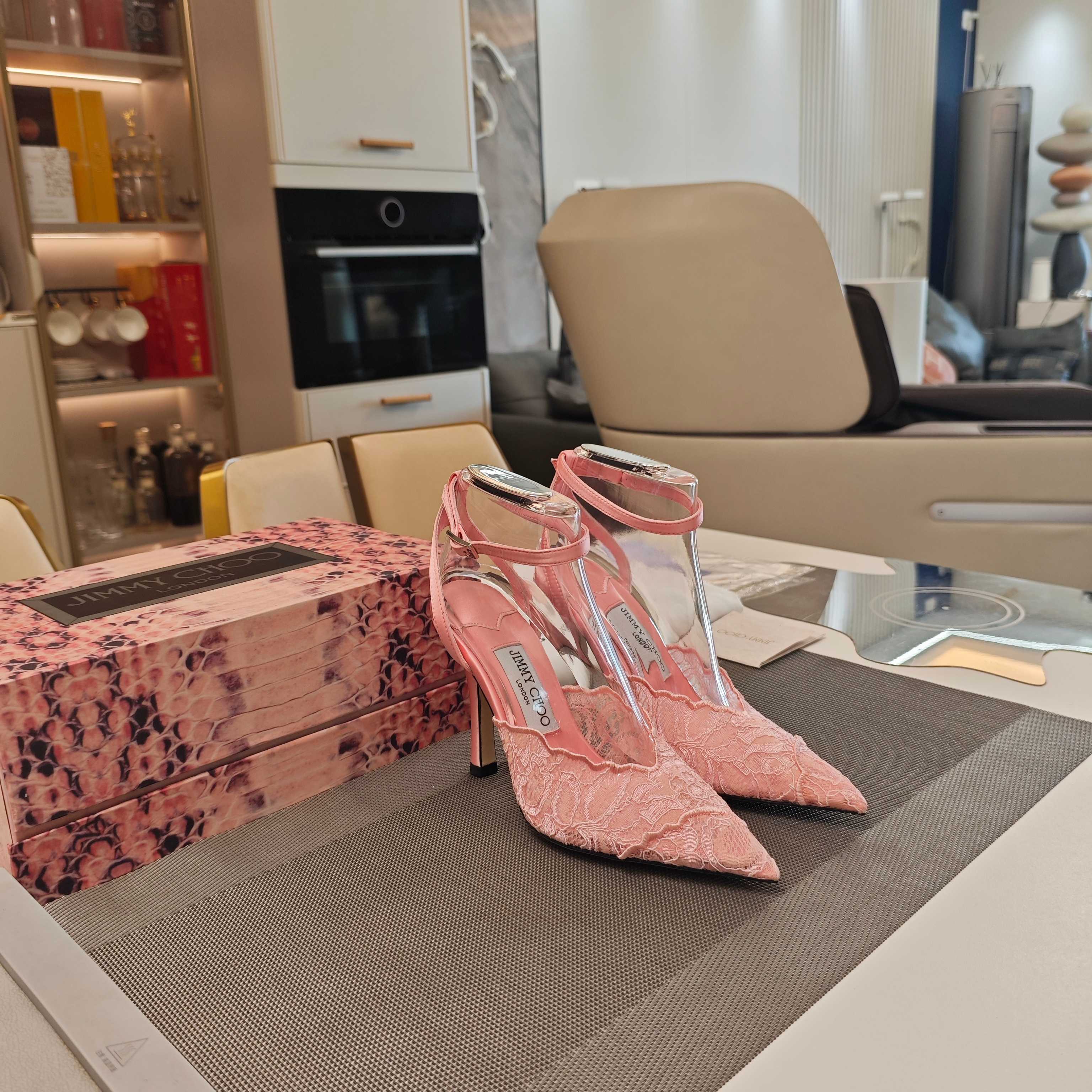Jimmy Choo CHOO周仰杰2026𝐬𝐬( 款3D棱格磁铁盒包装) 低端勿比 摩登鞋履 新款星河浪漫蕾丝网仙女凉鞋拖鞋