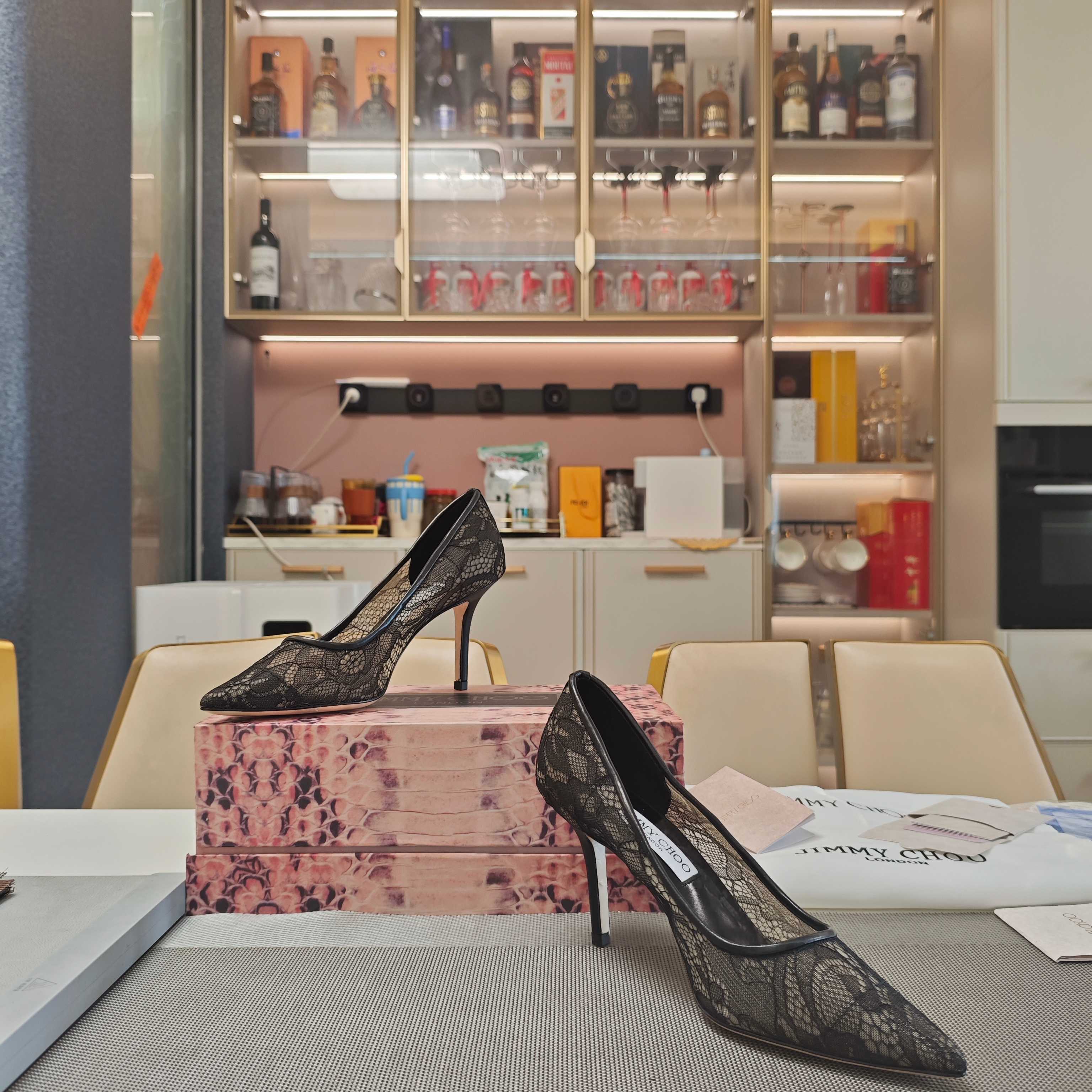 Jimmy Choo CHOO周仰杰2026𝐬𝐬( 款3D棱格磁铁盒包装) 低端勿比 摩登鞋履 新款星河浪漫蕾丝网仙女高跟单鞋