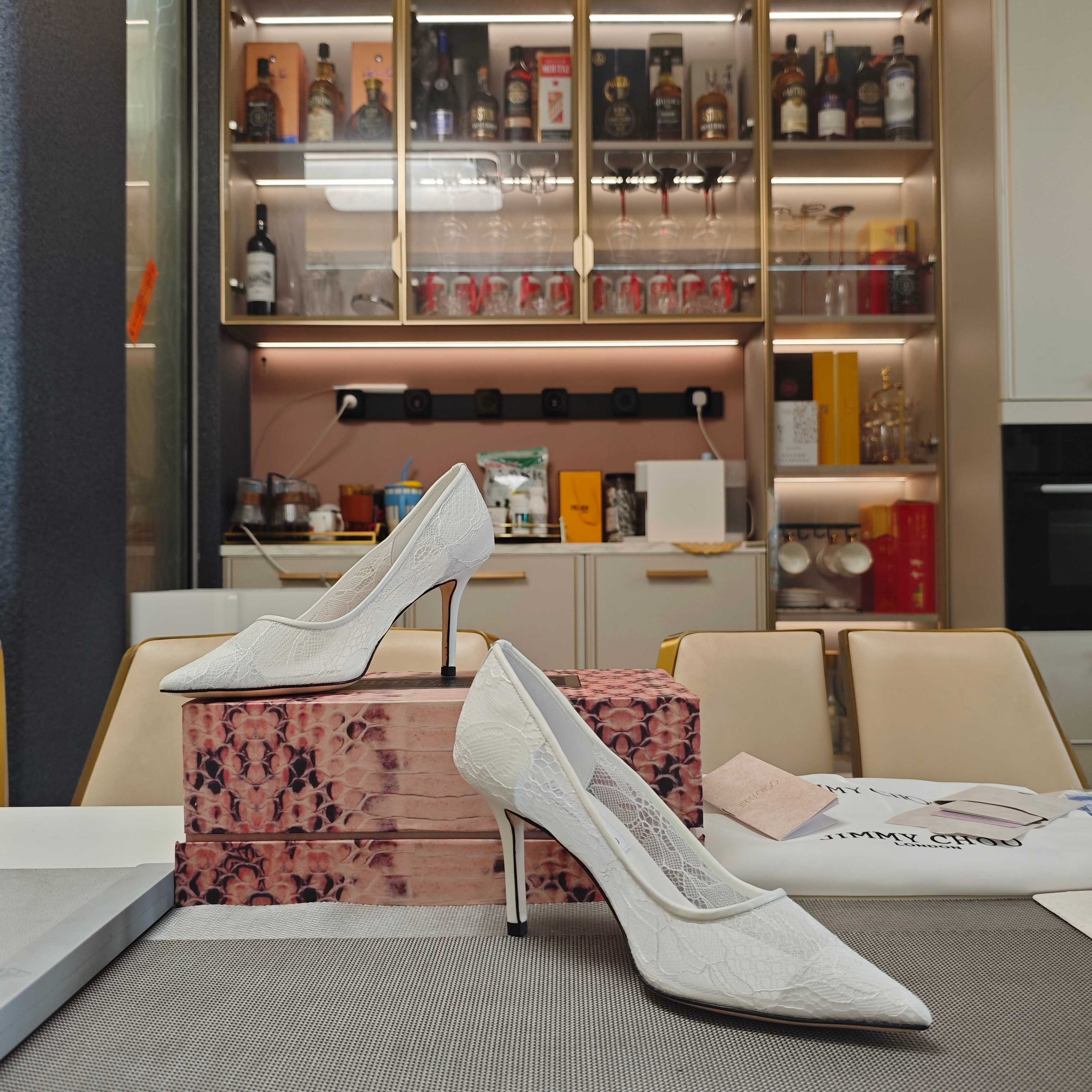 Jimmy Choo CHOO周仰杰2026𝐬𝐬( 款3D棱格磁铁盒包装) 低端勿比 摩登鞋履 新款星河浪漫蕾丝网仙女高跟单鞋