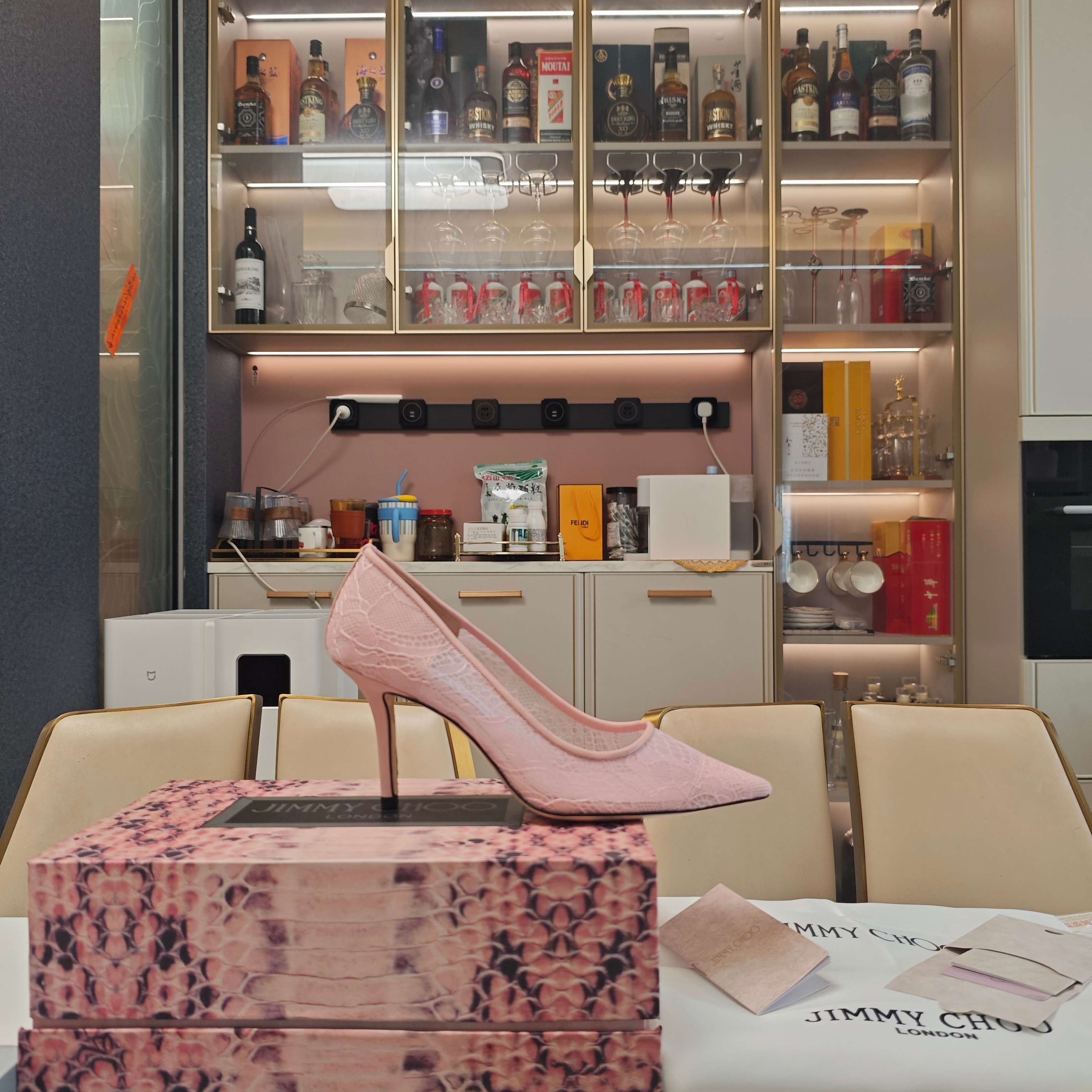 Jimmy Choo CHOO周仰杰2026𝐬𝐬( 款3D棱格磁铁盒包装) 低端勿比 摩登鞋履 新款星河浪漫蕾丝网仙女高跟单鞋