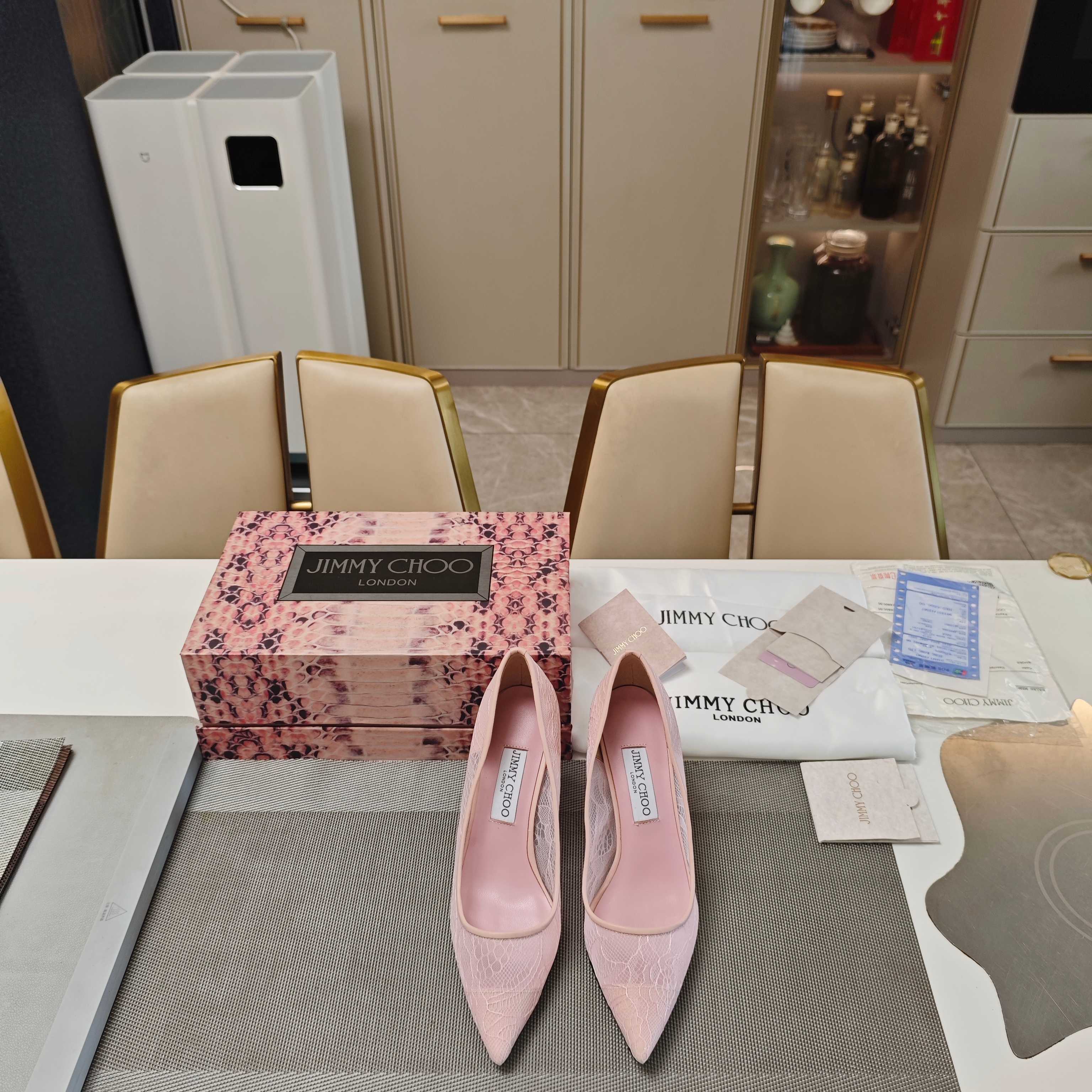 Jimmy Choo CHOO周仰杰2026𝐬𝐬( 款3D棱格磁铁盒包装) 低端勿比 摩登鞋履 新款星河浪漫蕾丝网仙女高跟单鞋