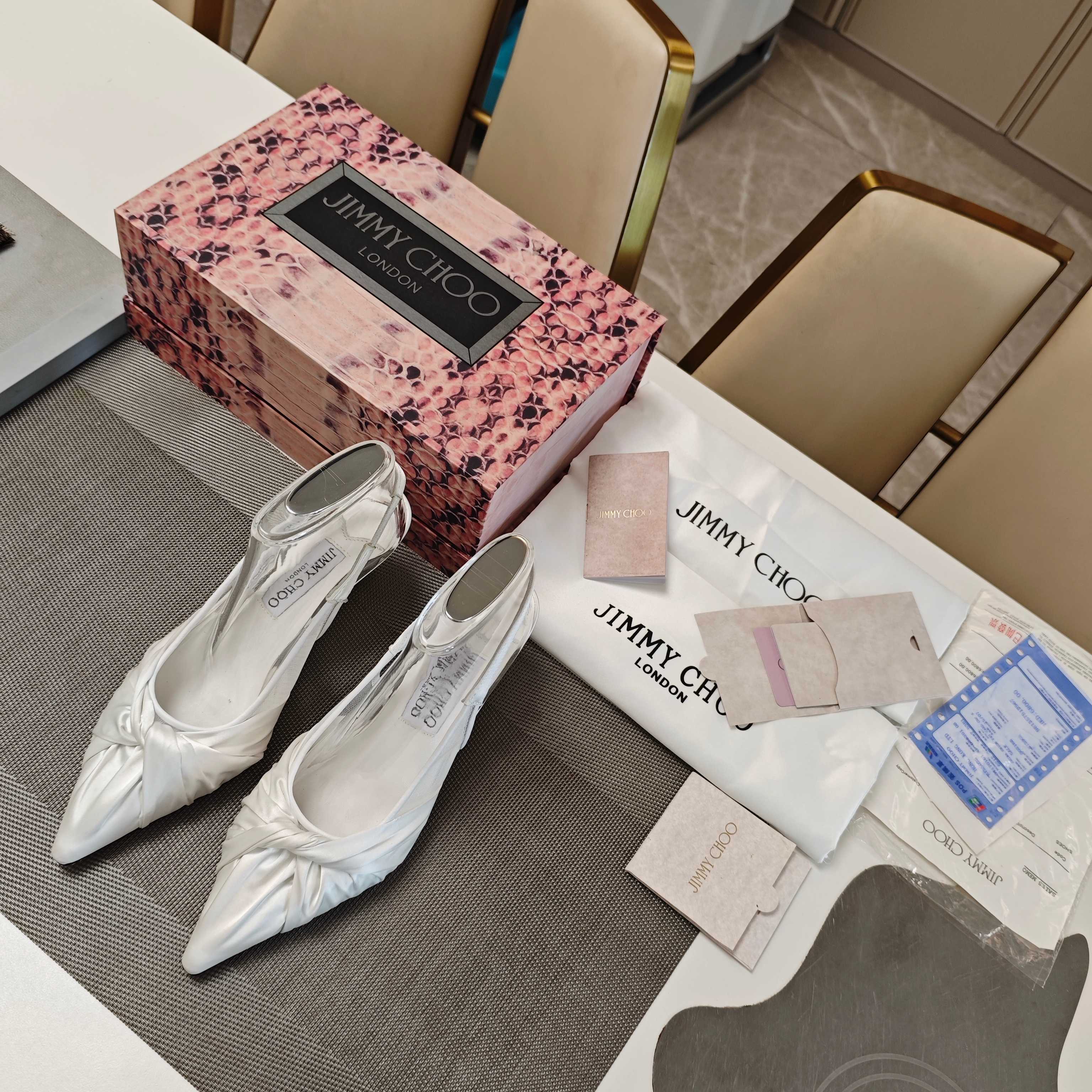 Jimmy Choo JlMMY CHOO周仰杰2026𝐬𝐬( 限量款3D蛇纹磁铁盒包装) ，低端勿比