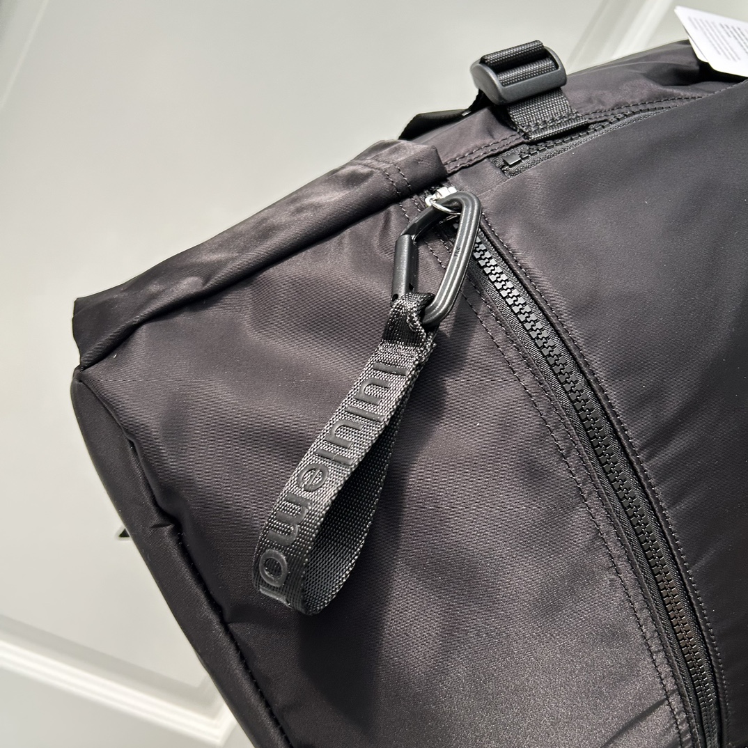 this backpack is suited for daily commuting - Comprehensive 9