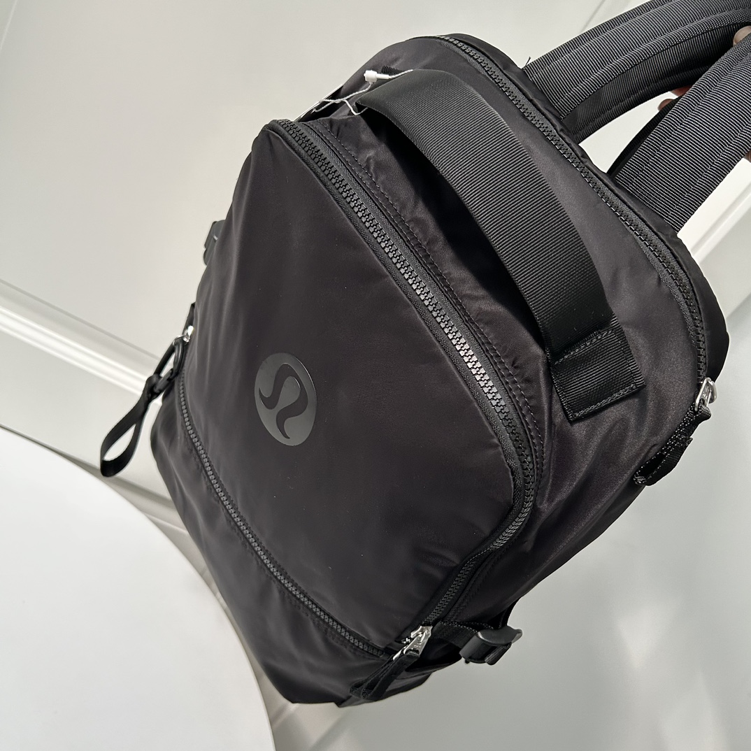 this backpack is suited for daily commuting - Comprehensive 8