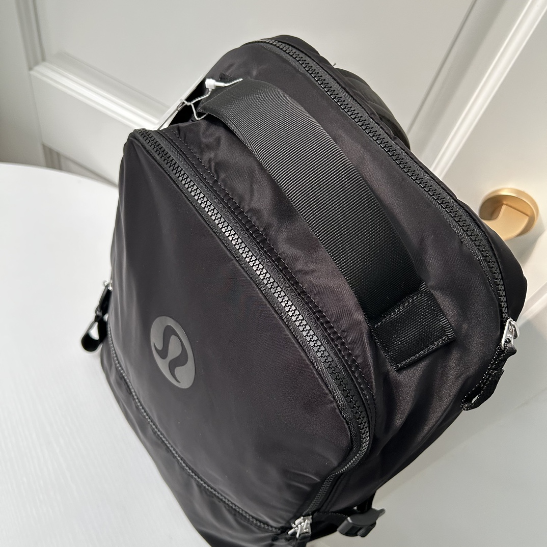 this backpack is suited for daily commuting - Comprehensive 3