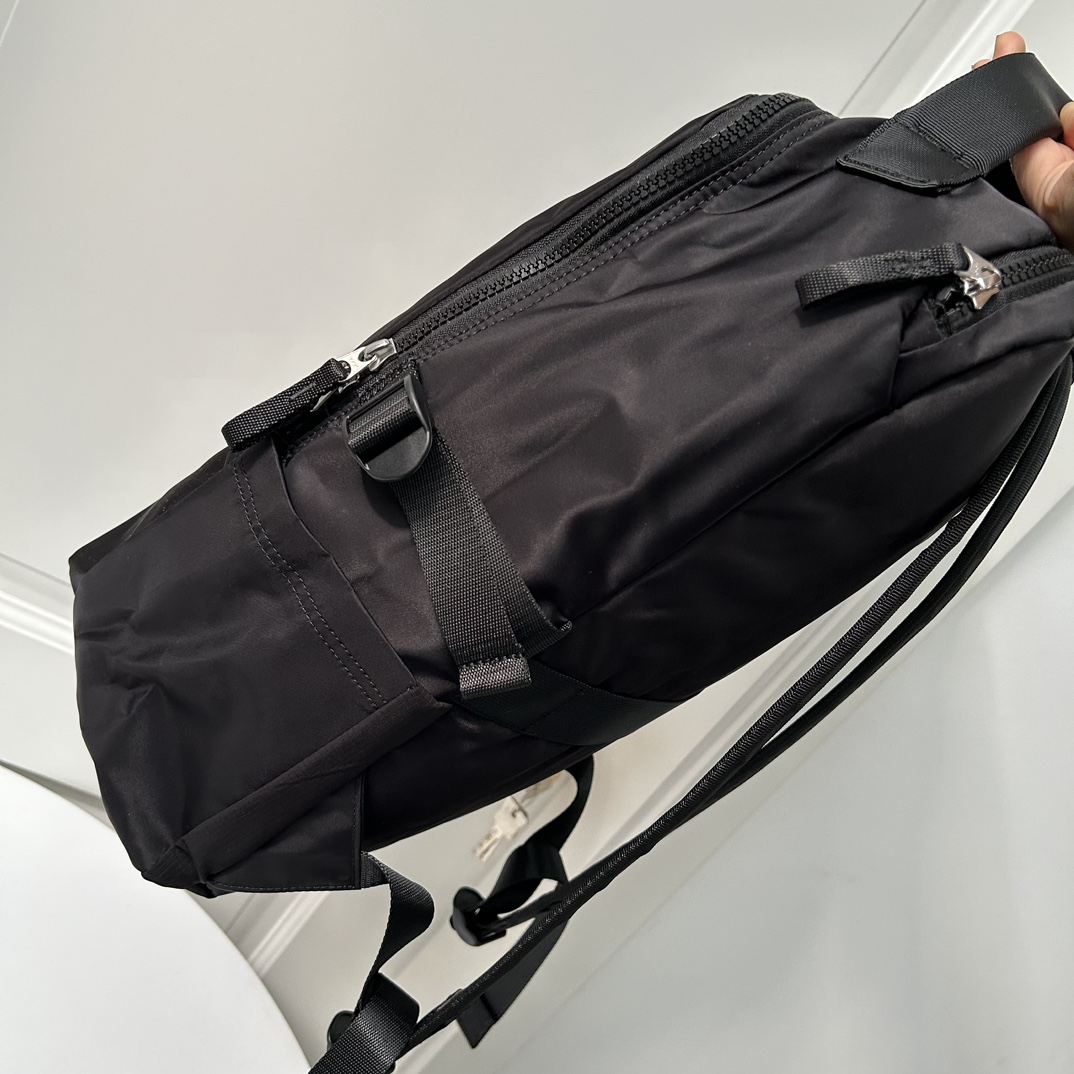 this backpack is suited for daily commuting - Comprehensive 5