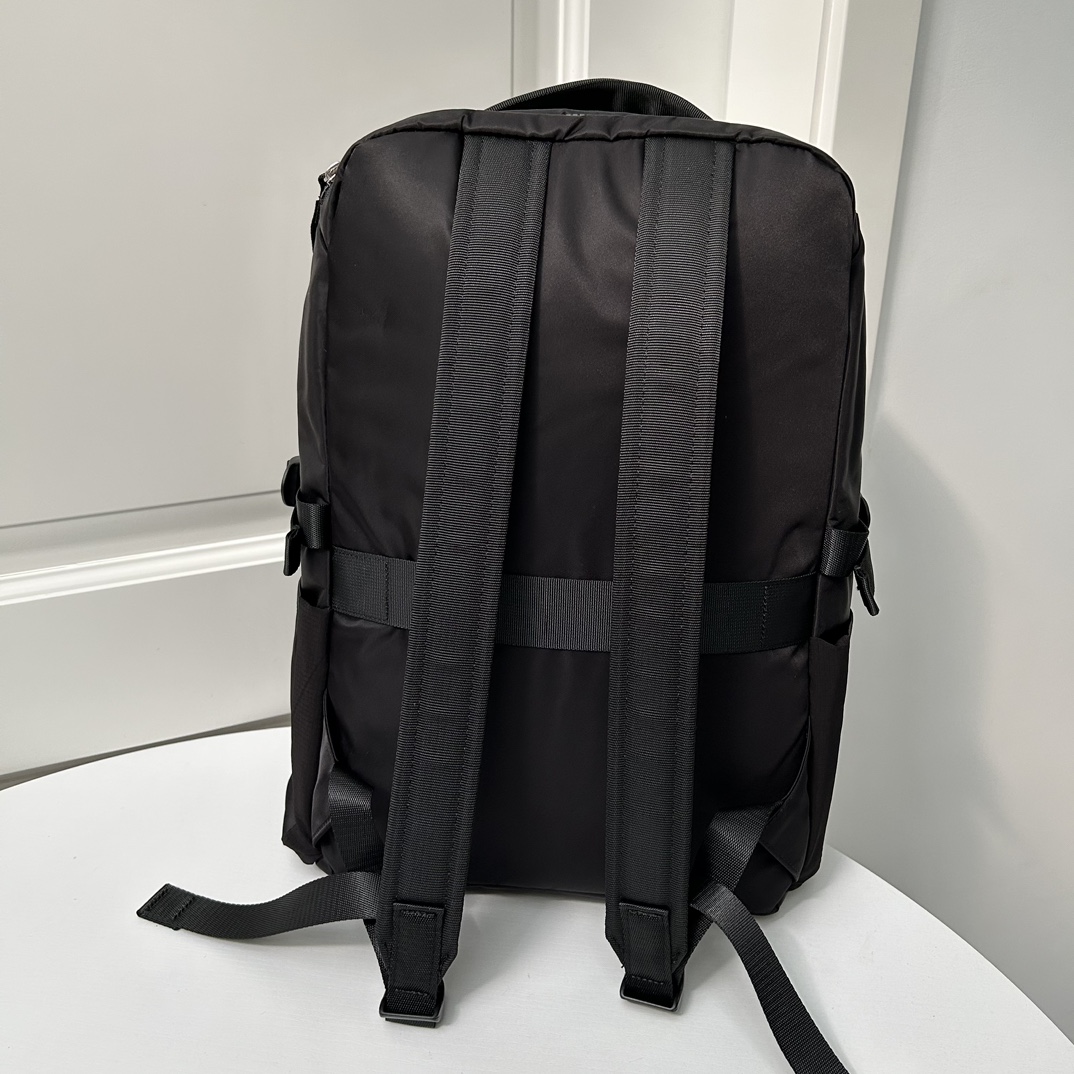 this backpack is suited for daily commuting - Comprehensive 6