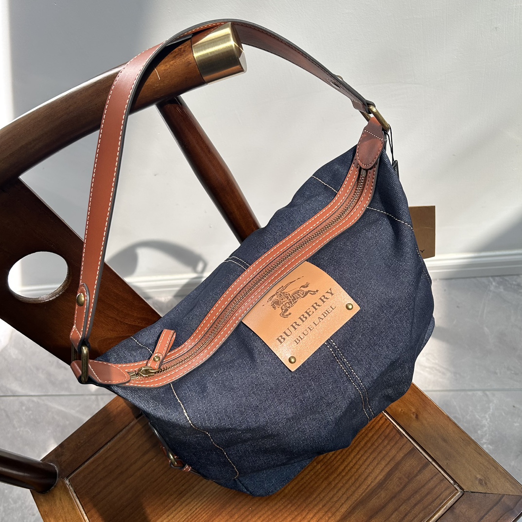 Burberry Vintage Collection Tote Bag - Comprehensive
