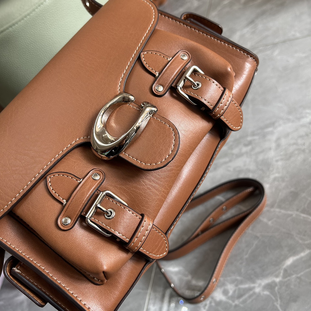 Coach Coach蔻驰新品CARGO SOFT TABBY Cargo Sofr Tabby加入多口袋工装裤元素