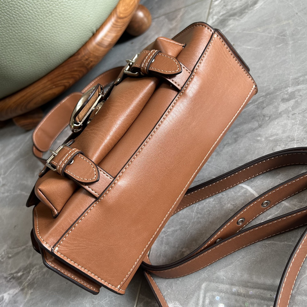 Coach Coach蔻驰新品CARGO SOFT TABBY Cargo Sofr Tabby加入多口袋工装裤元素
