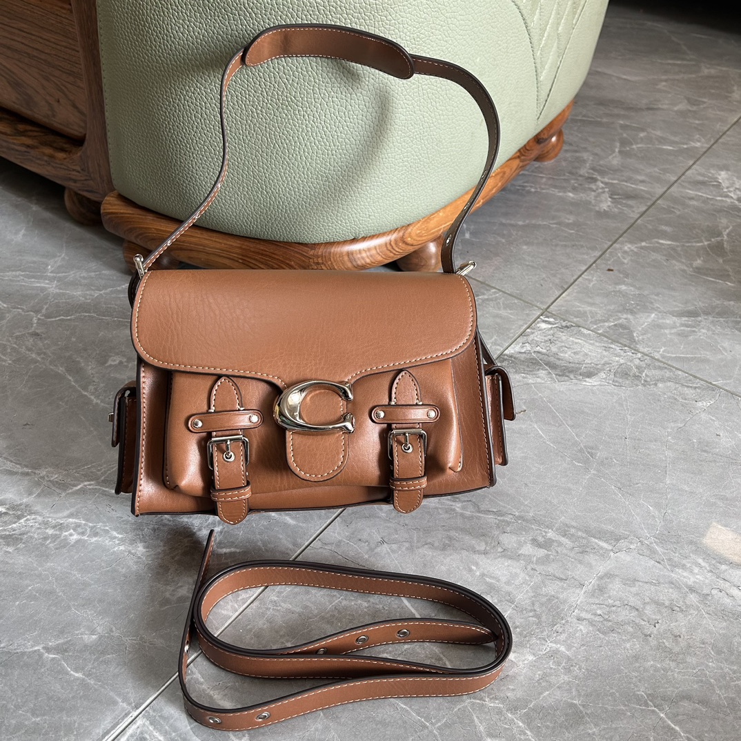 Coach Coach蔻驰新品CARGO SOFT TABBY Cargo Sofr Tabby加入多口袋工装裤元素