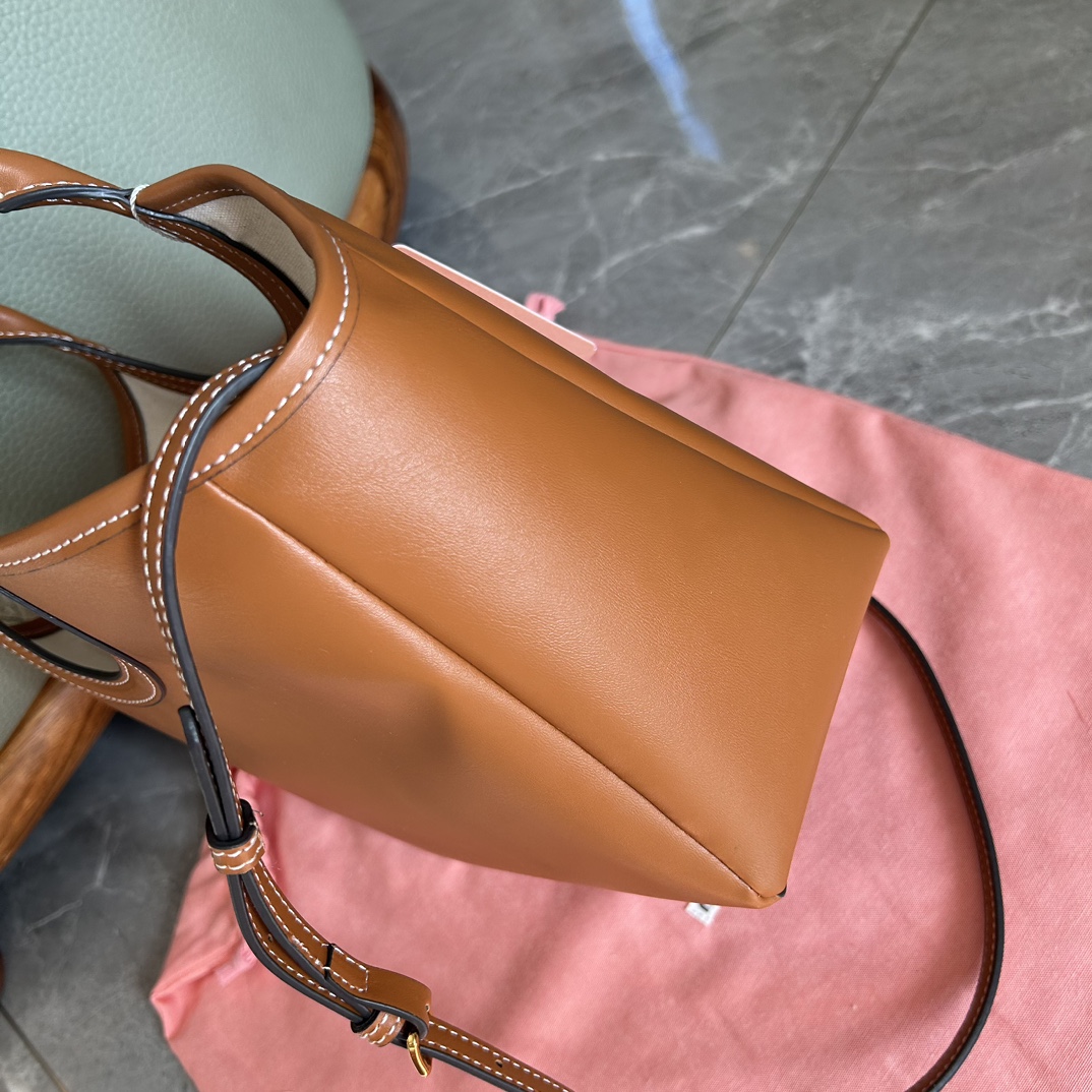 Miu Miu Fall/Winter Crescent Tote Bag - Bag 4