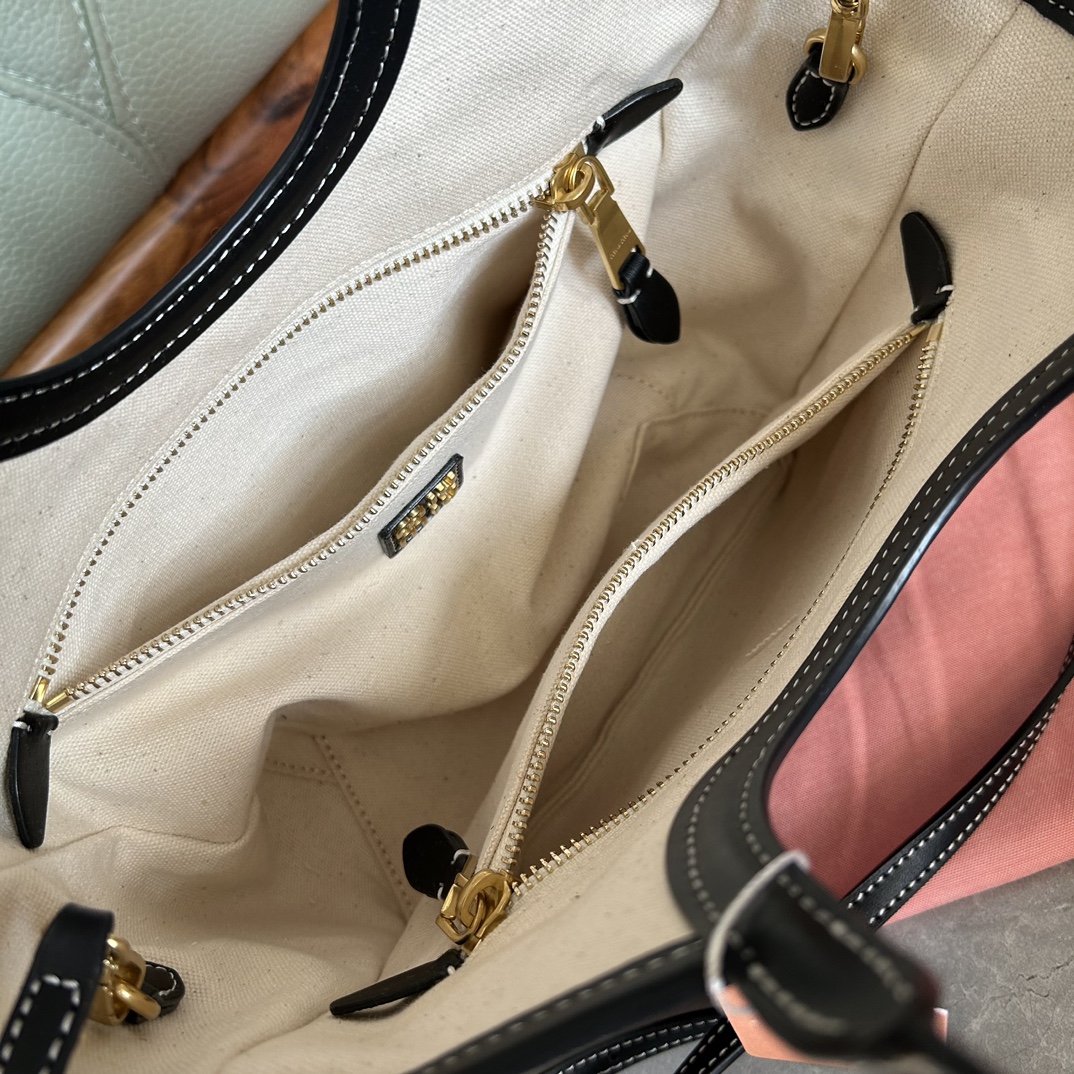 Featuring a vintage-inspired, relaxed silhouette, this piece is presente - Comprehensive 7
