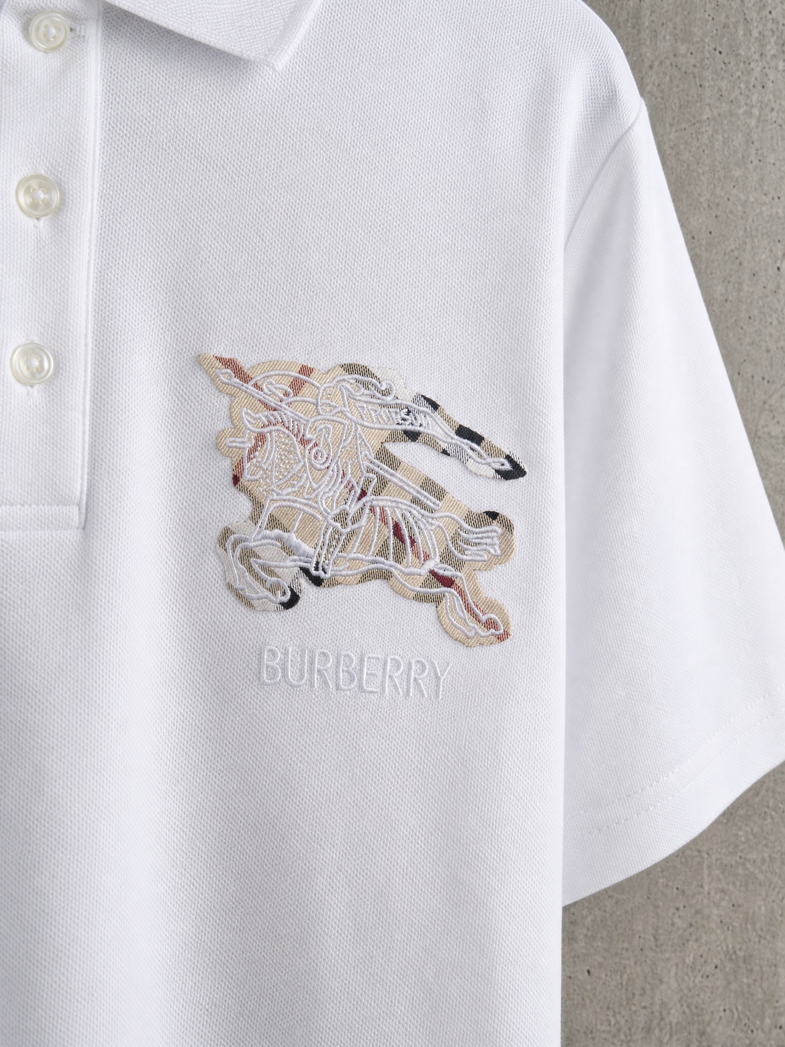 Burberry Burberry格纹图案背景，标志性米色演绎