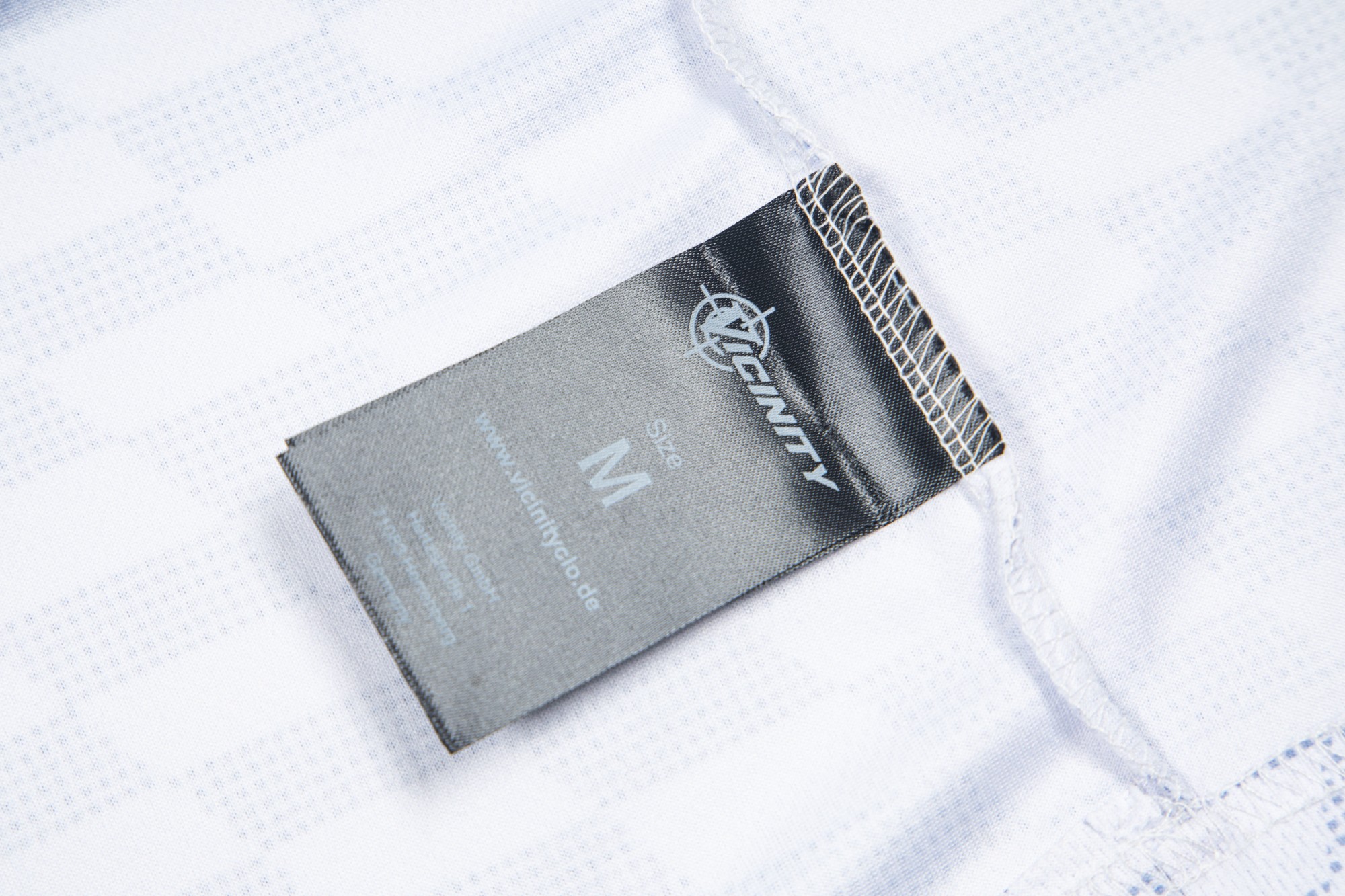 Y03
P55 VICINITY街头潮牌插肩袖球衣 LOGO印花定制螺纹 整件绣花和印花设计 非常耗时耗力 全网独家款
尺码：S-XL
颜色：黑色 白色

​